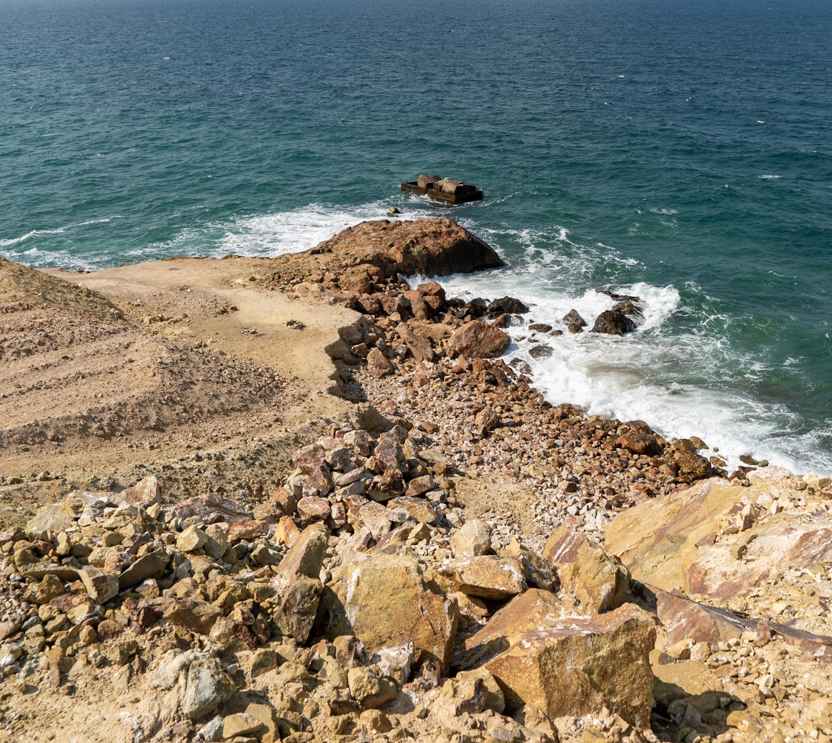Kurna abandoned quarry: view northwest