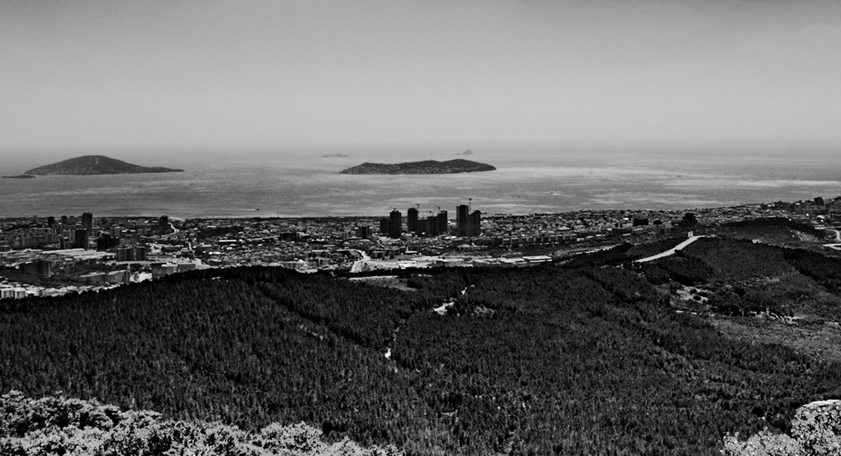 Kayışdaǧ tepesi: view south
