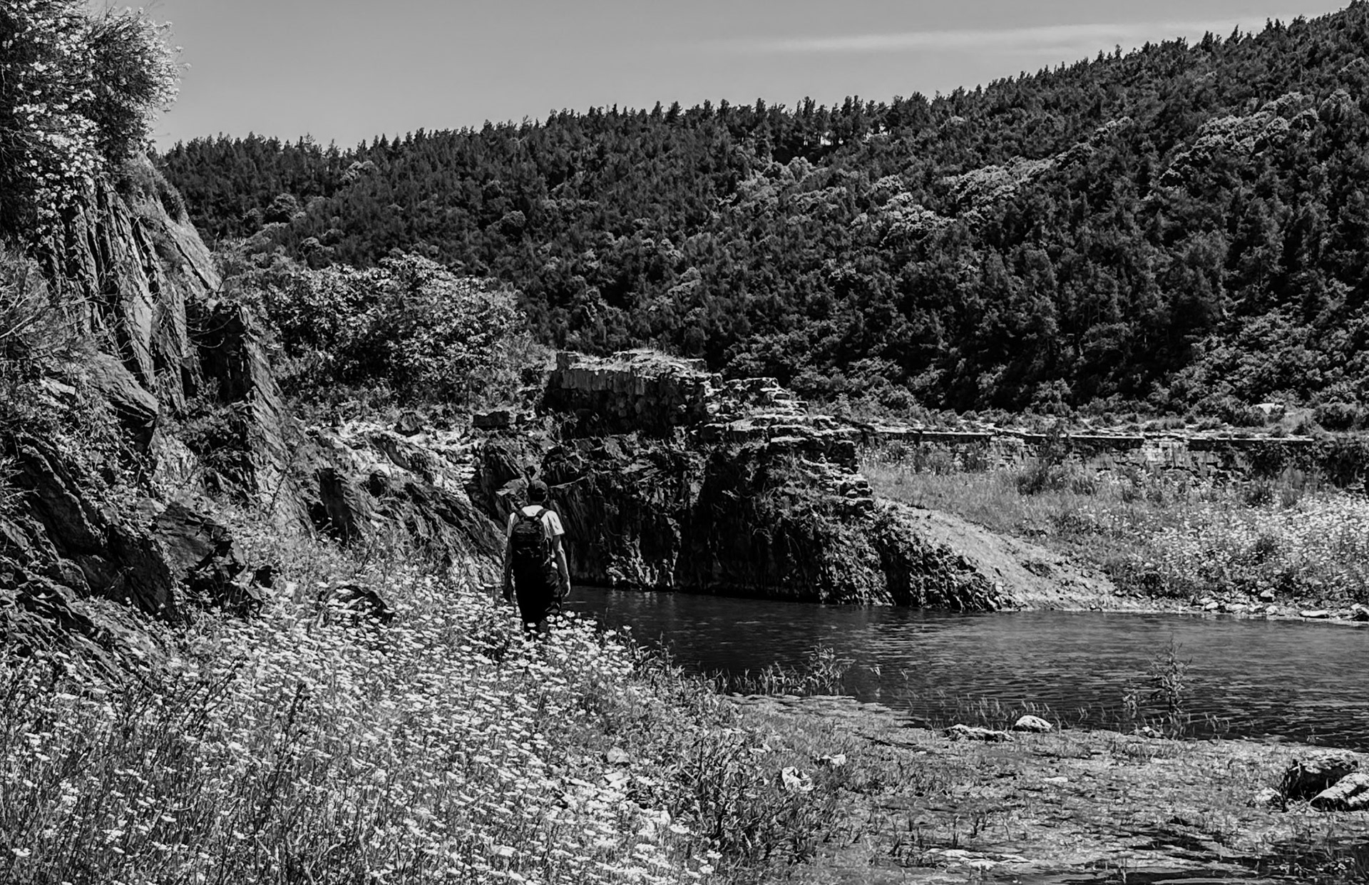 Şamlar Ottoman dam: eyeing the rocks