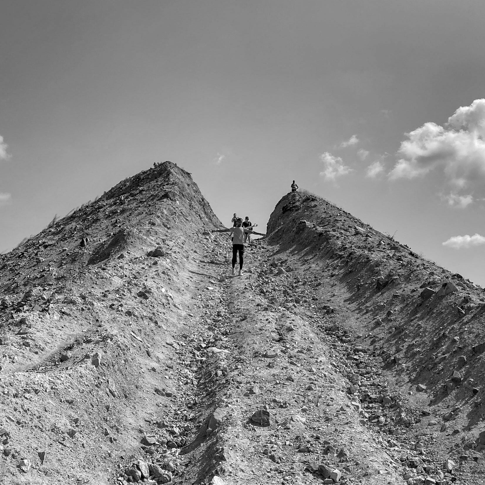 Kurna abandoned quarry: coming down an artifical cleft
