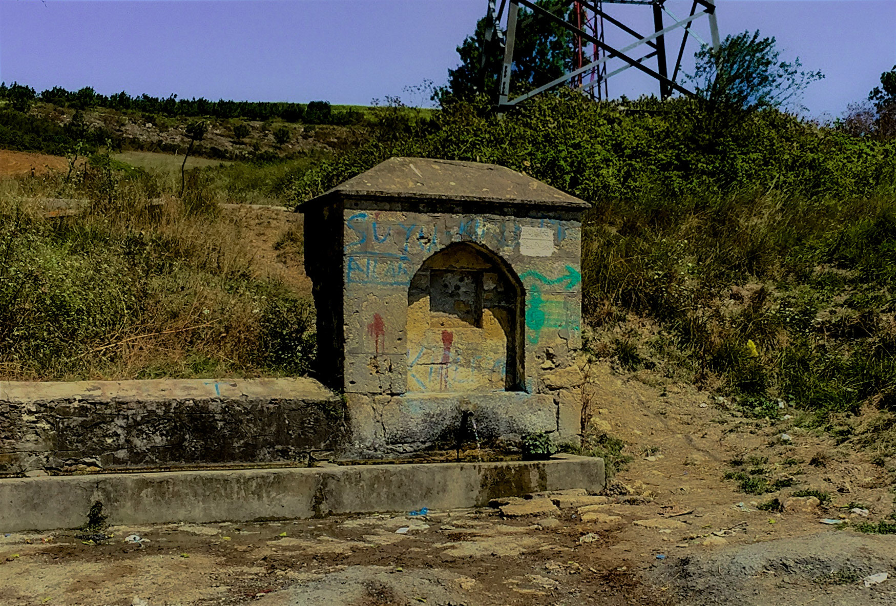 Dursunköy: the neglected Ottoman fountain and trough (right after the Ottoman bridge) a little SE of the village