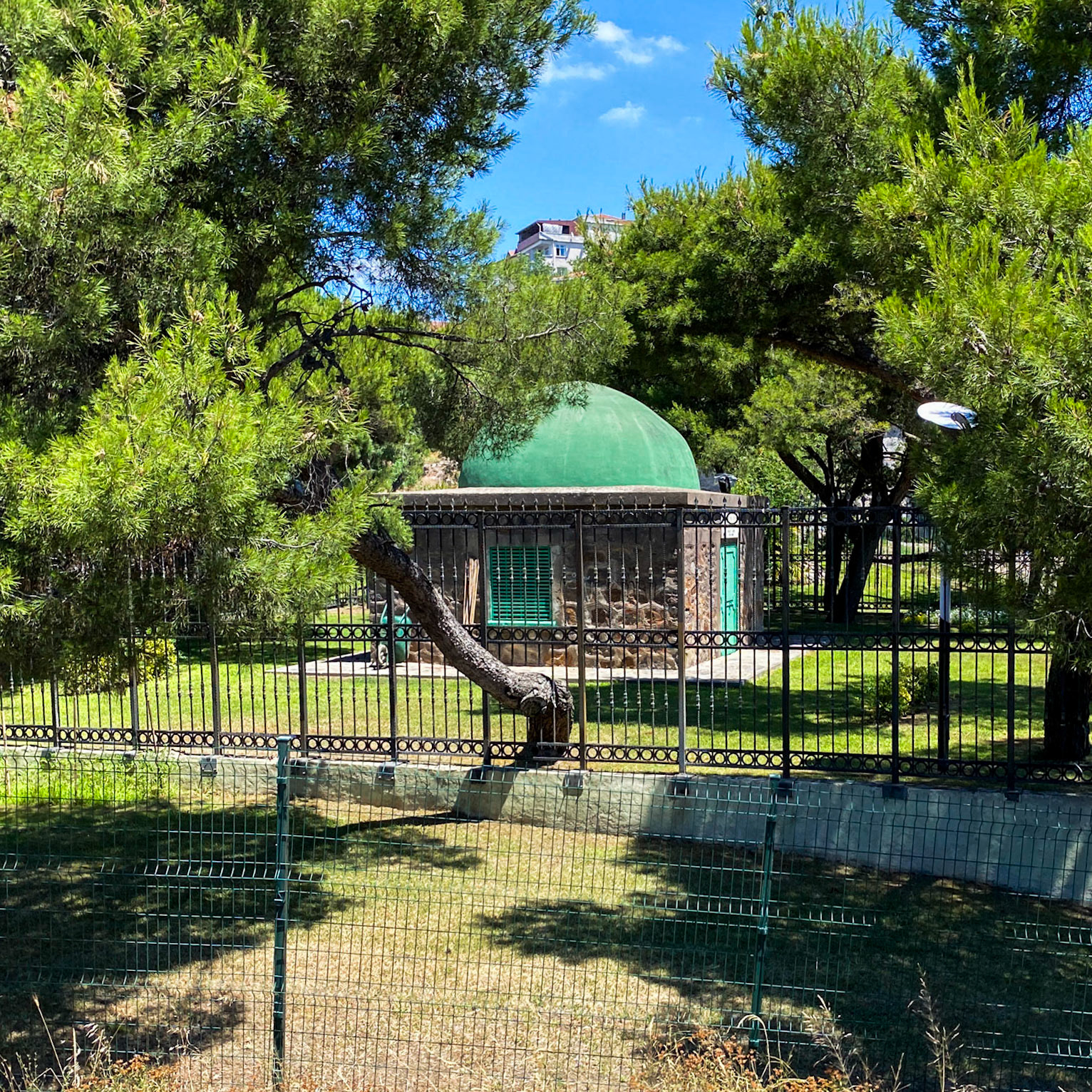 Süreyya Paşa tomb: view