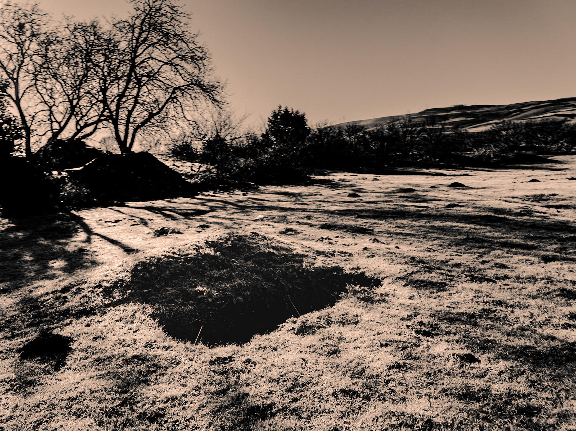 Filiboz - early morning recce: treasure hunters' pit