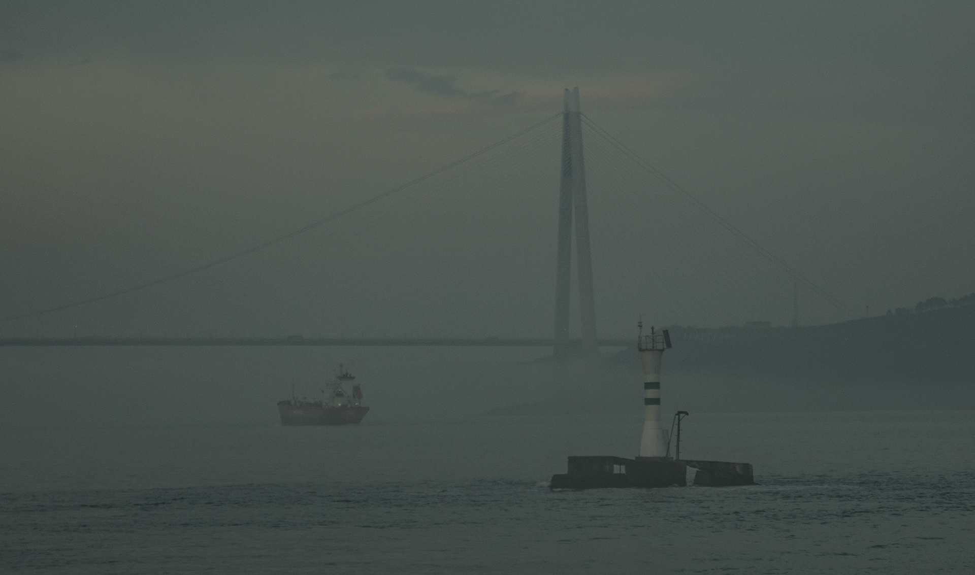on the ferry between Anadolu Kavaǧı and Yeniköy: looking north up the Bosphorous towards the third bridge