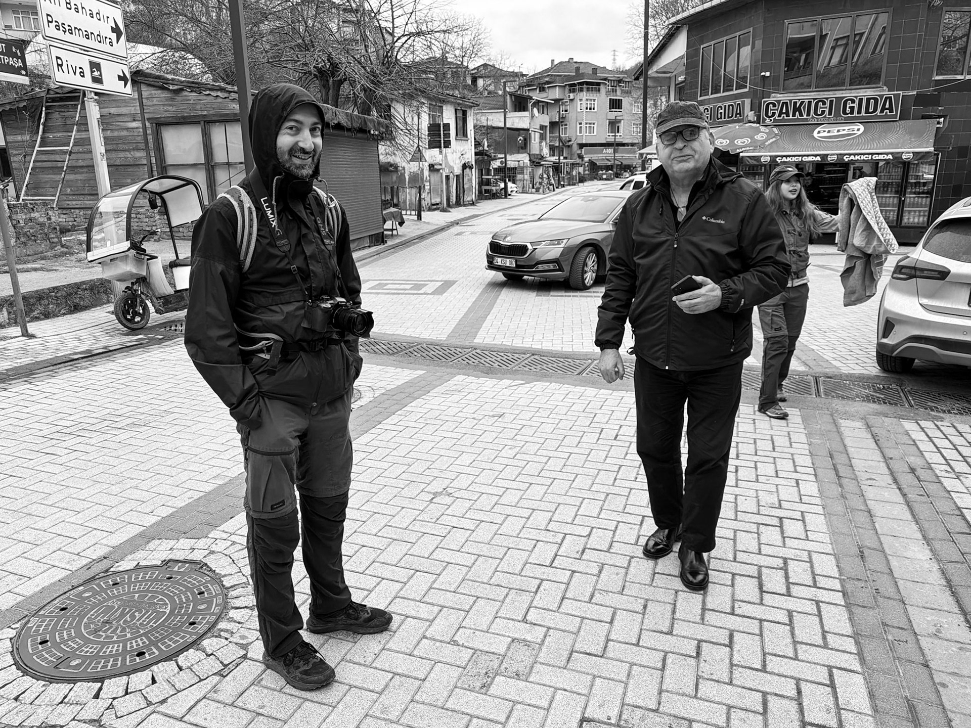 Mahmut Şevket Paşa: doorstopped by a curious local photographer (on the right)
