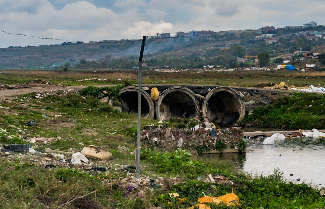 between Istanbul University's veterinary farm and the agricultural faculty: pipe-bridge over the canalised Hadımdere
