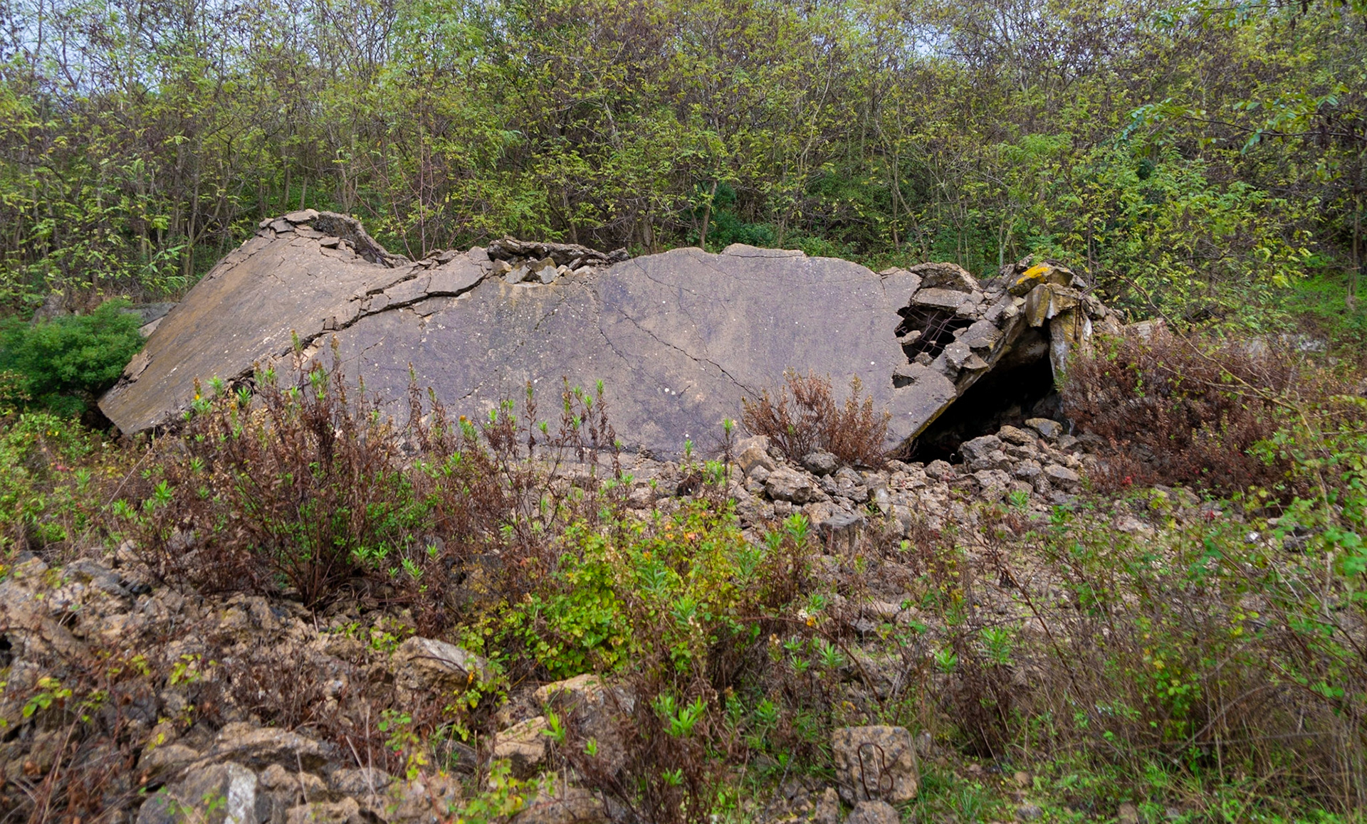 heading south from Poyraz: destroyed military building 2