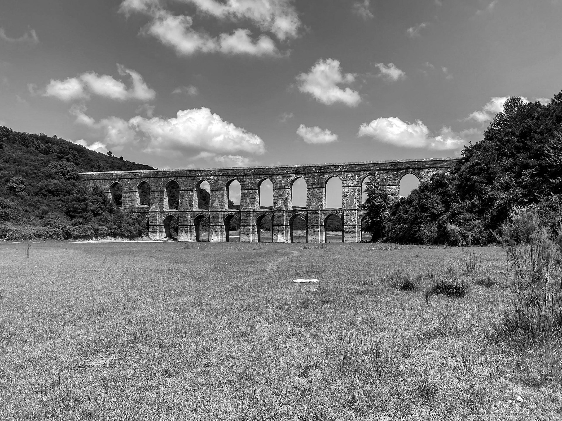 Güzelce aqueduct: seen from the west