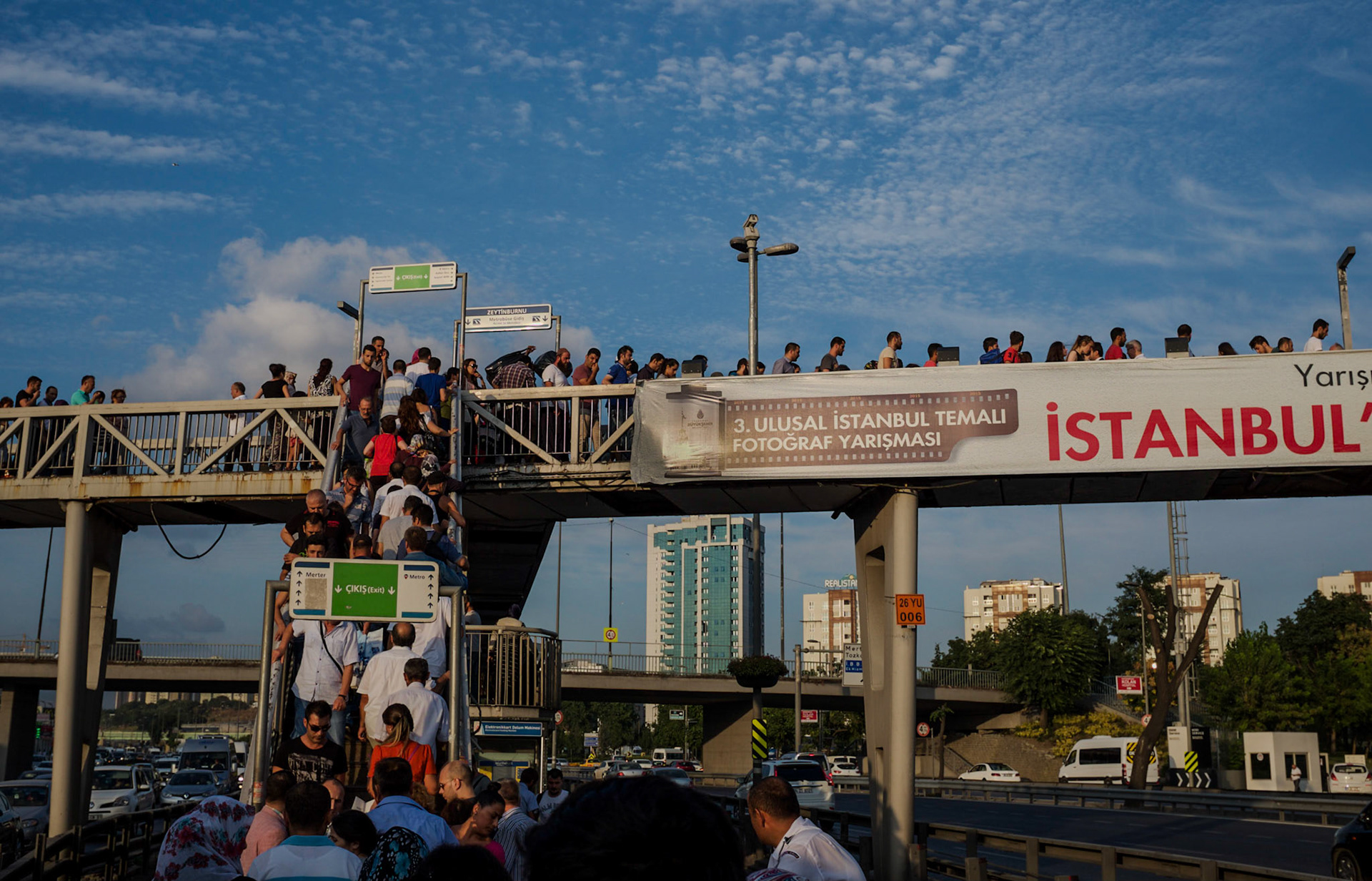 Küçükçekmece metrobus station: saturday evening in summer