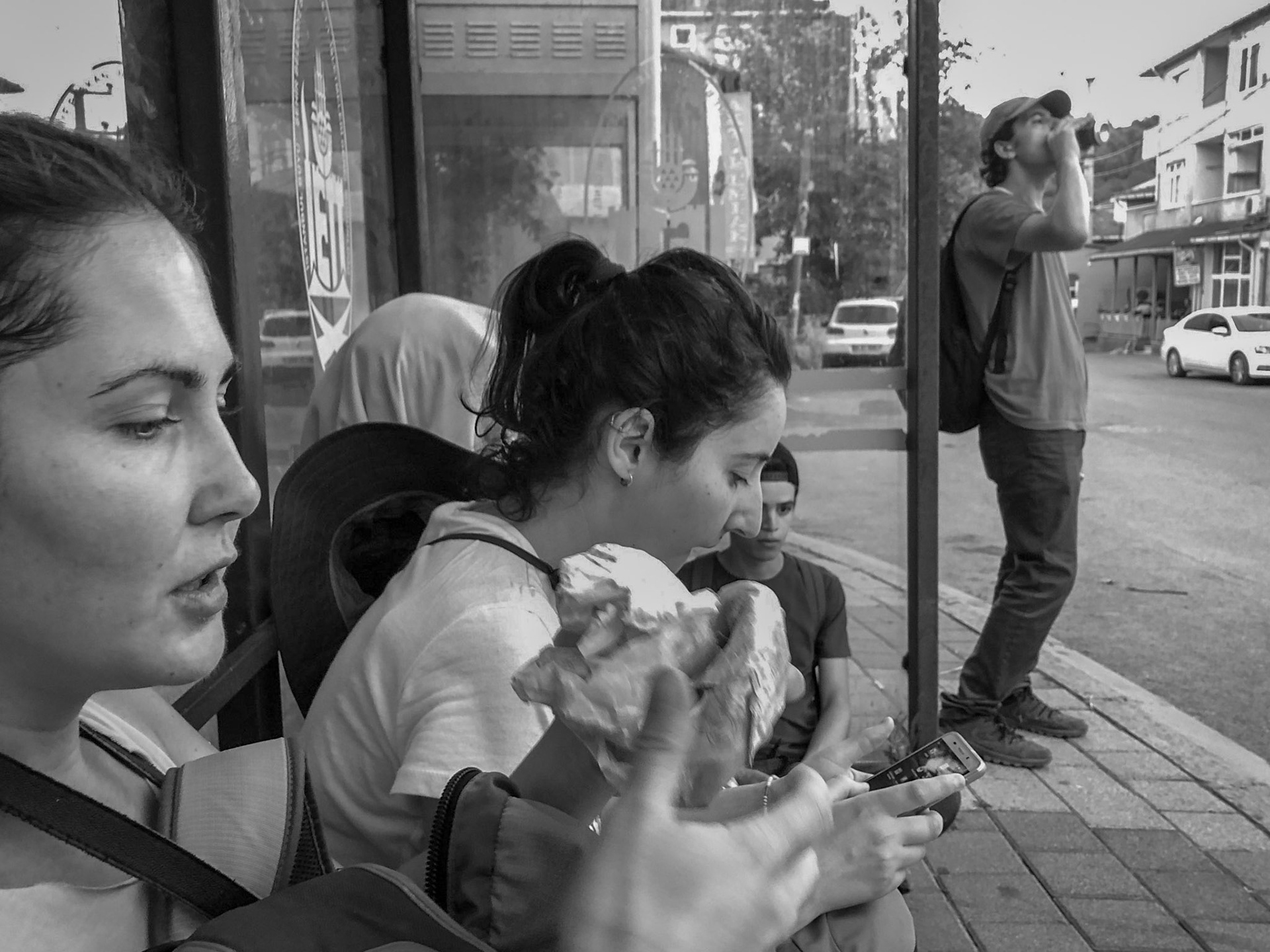 Mahmut Şevket Paşa: at the bus stop