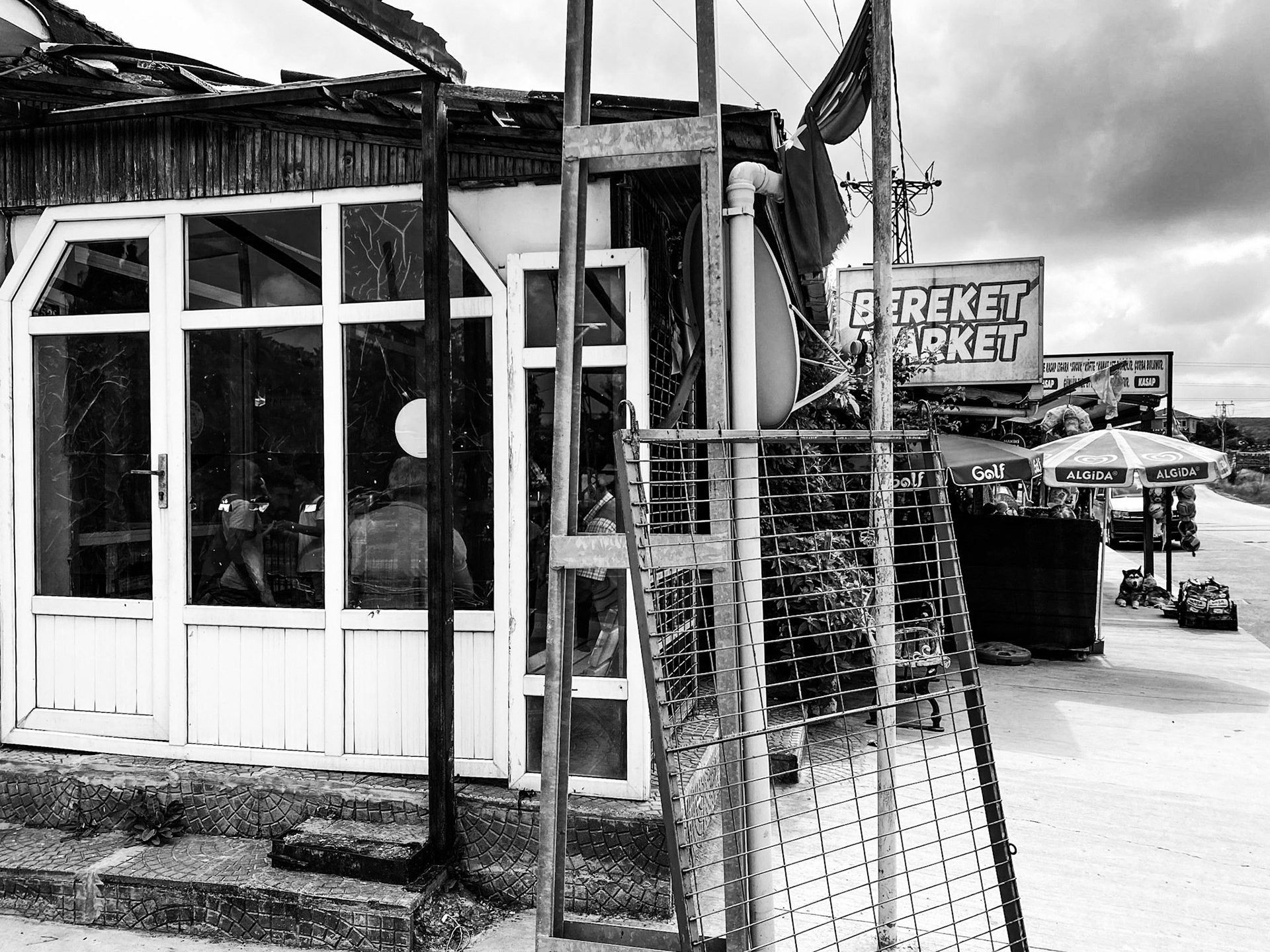 Germe: tea-house and shops