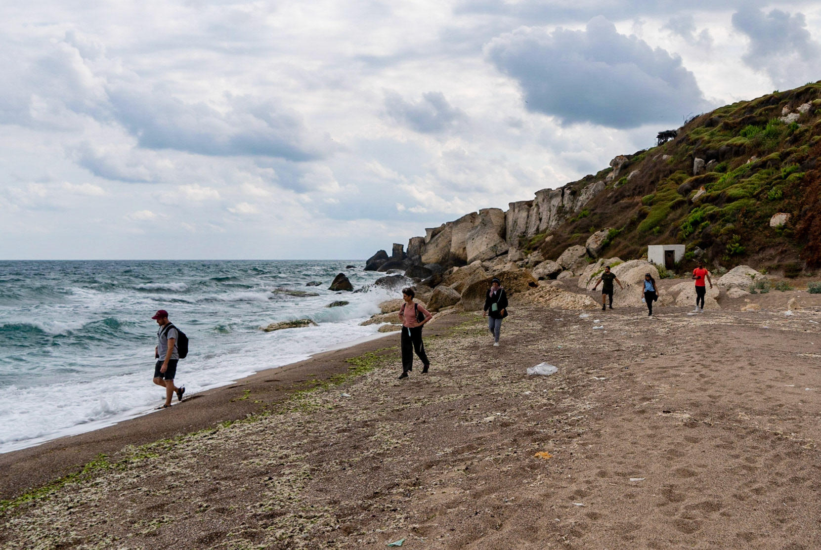 the beach just east of Sahil Kamp: heading west