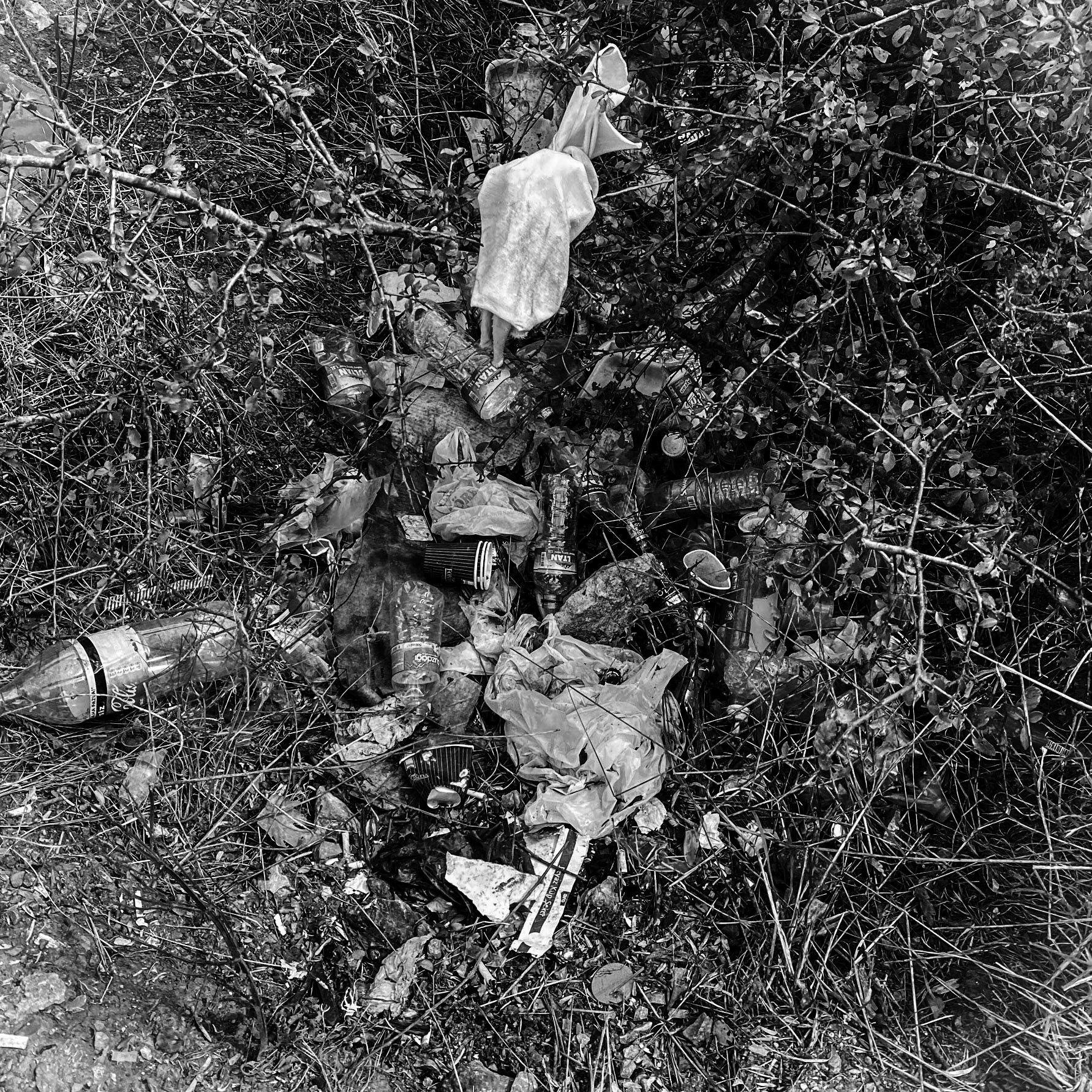 Cebeci cave: nearby trash
