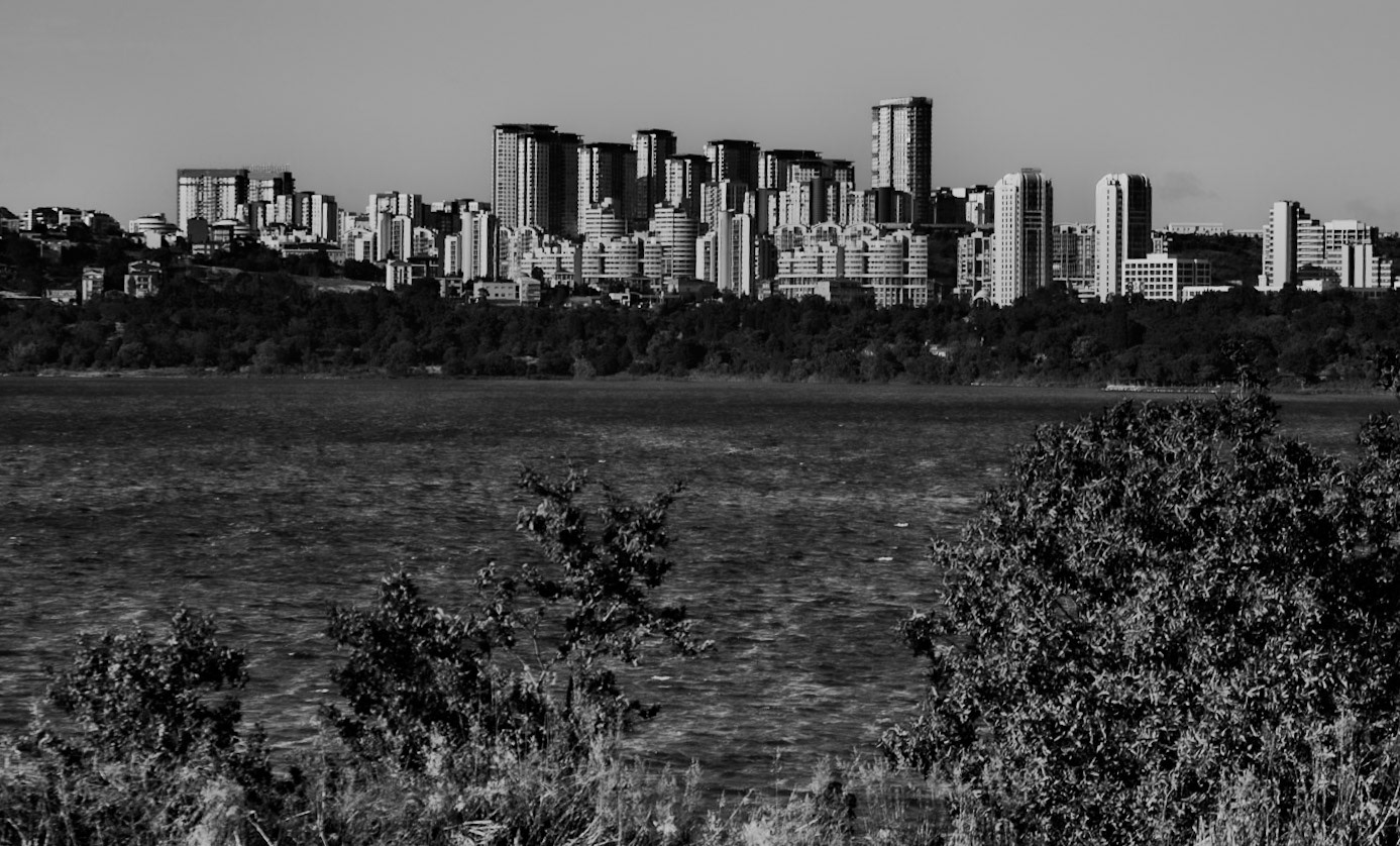 between Bathonea south and mid: looking east towards Bosphorus City