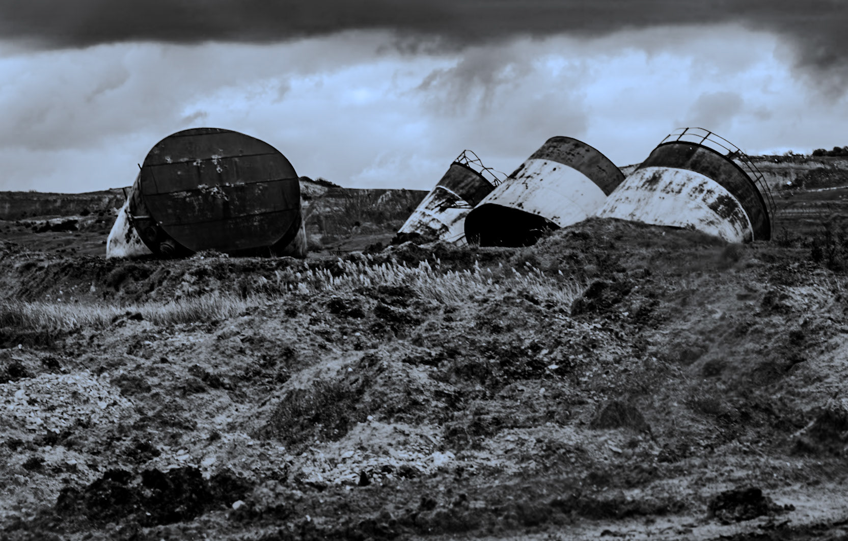 Yeniköy active mining area: huge canisters