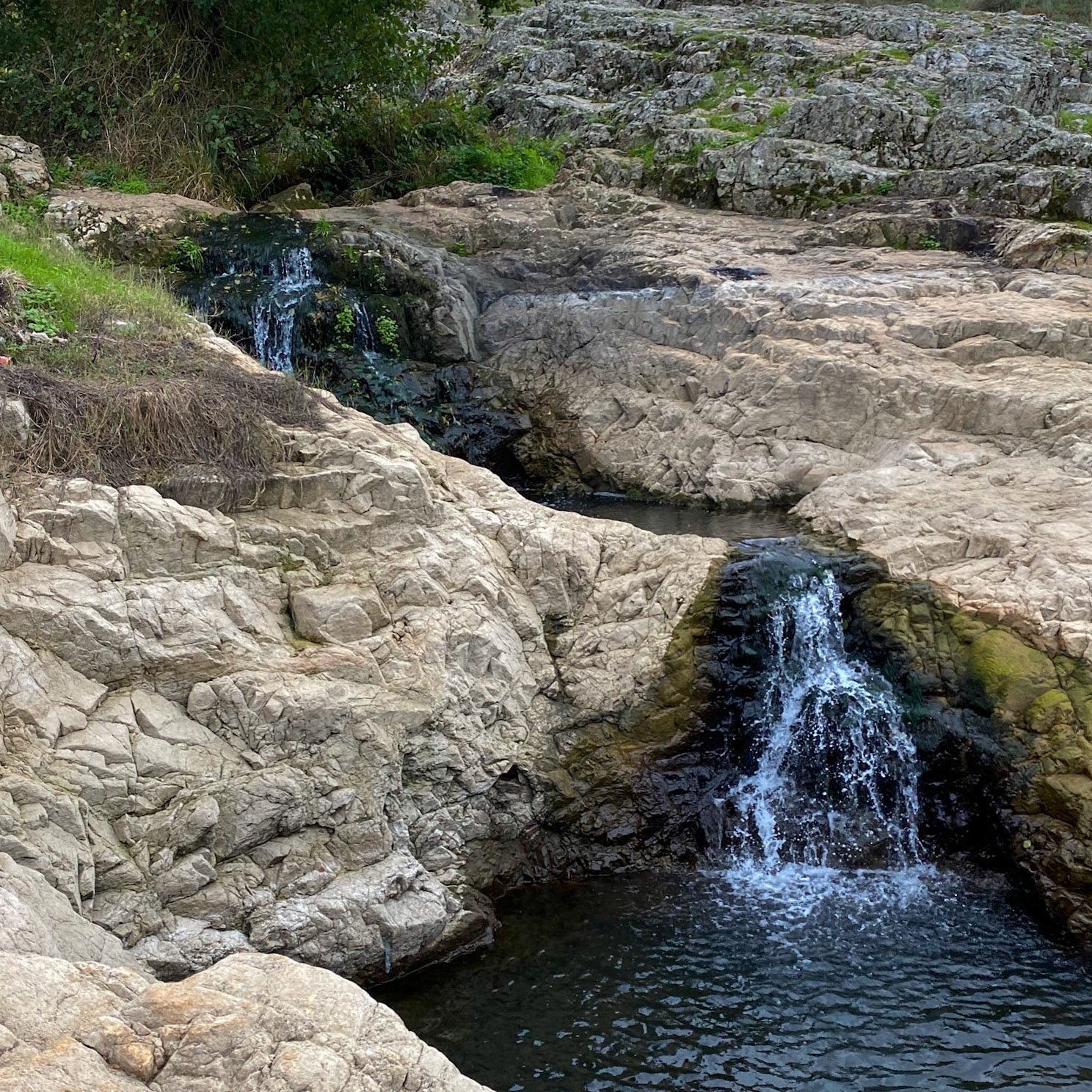 Paşaköy gorge: the small waterfall east of Paşaköy dam