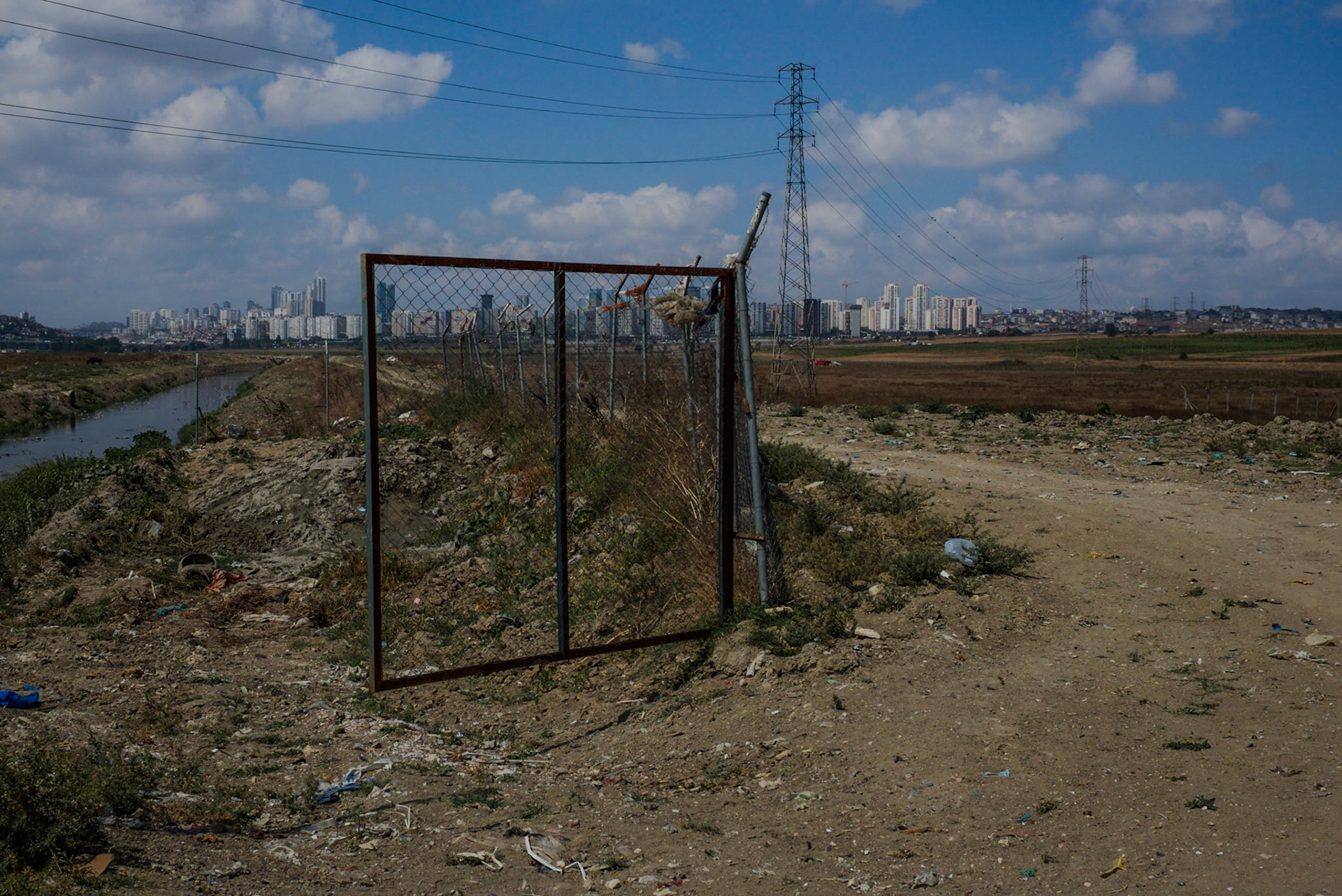 between Istanbul University's veterinary farm and the agricultural faculty: looking north along the Hadımdere towards Bahçeşehir