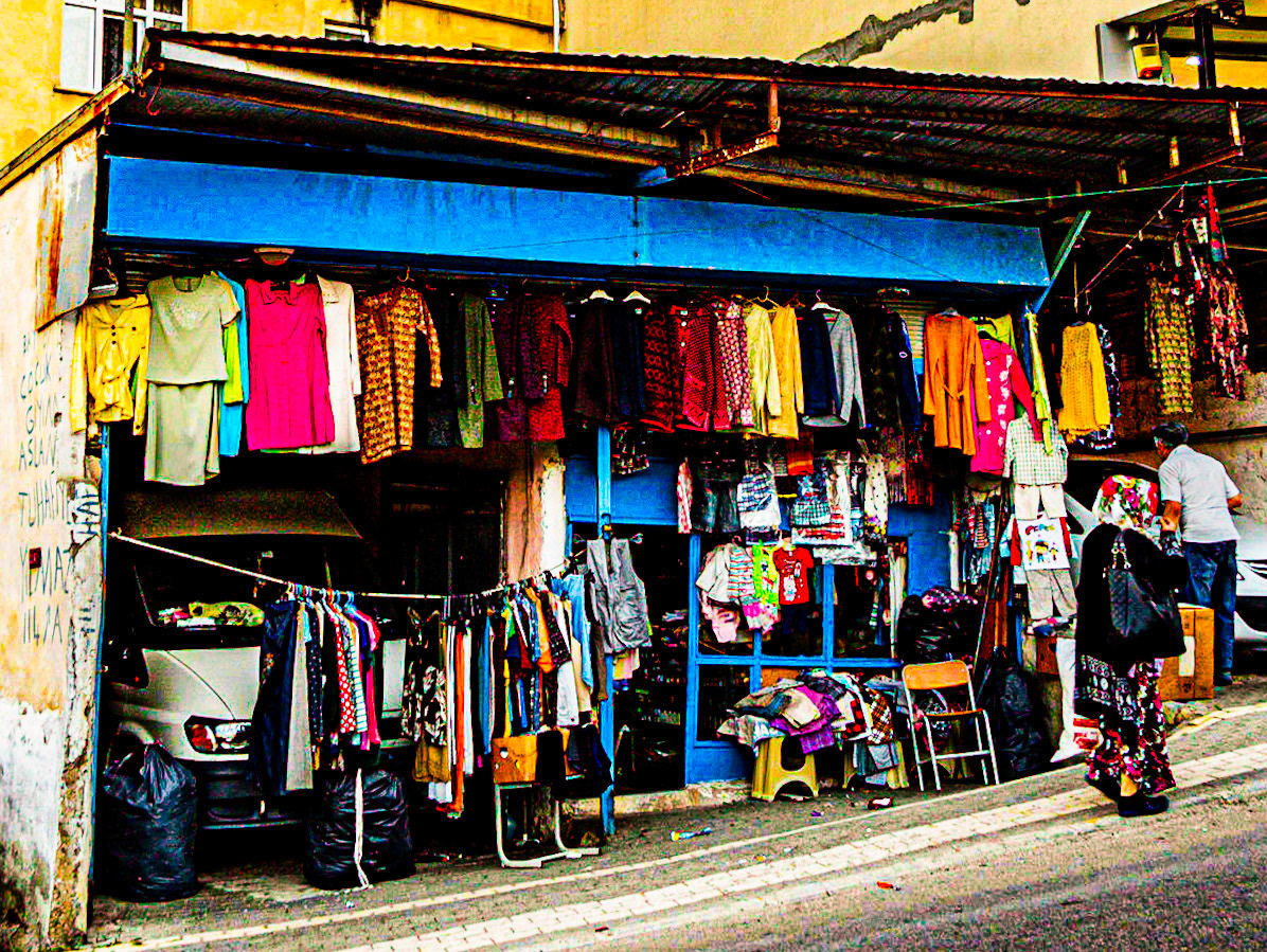 Sancaktepe: clothes shop