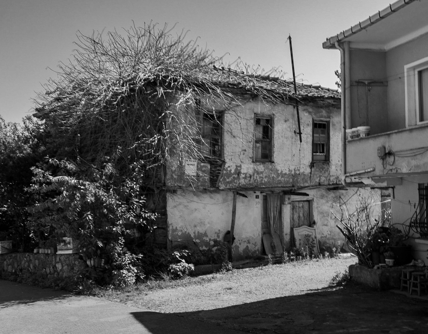 Ömerliköy: abandoned old house