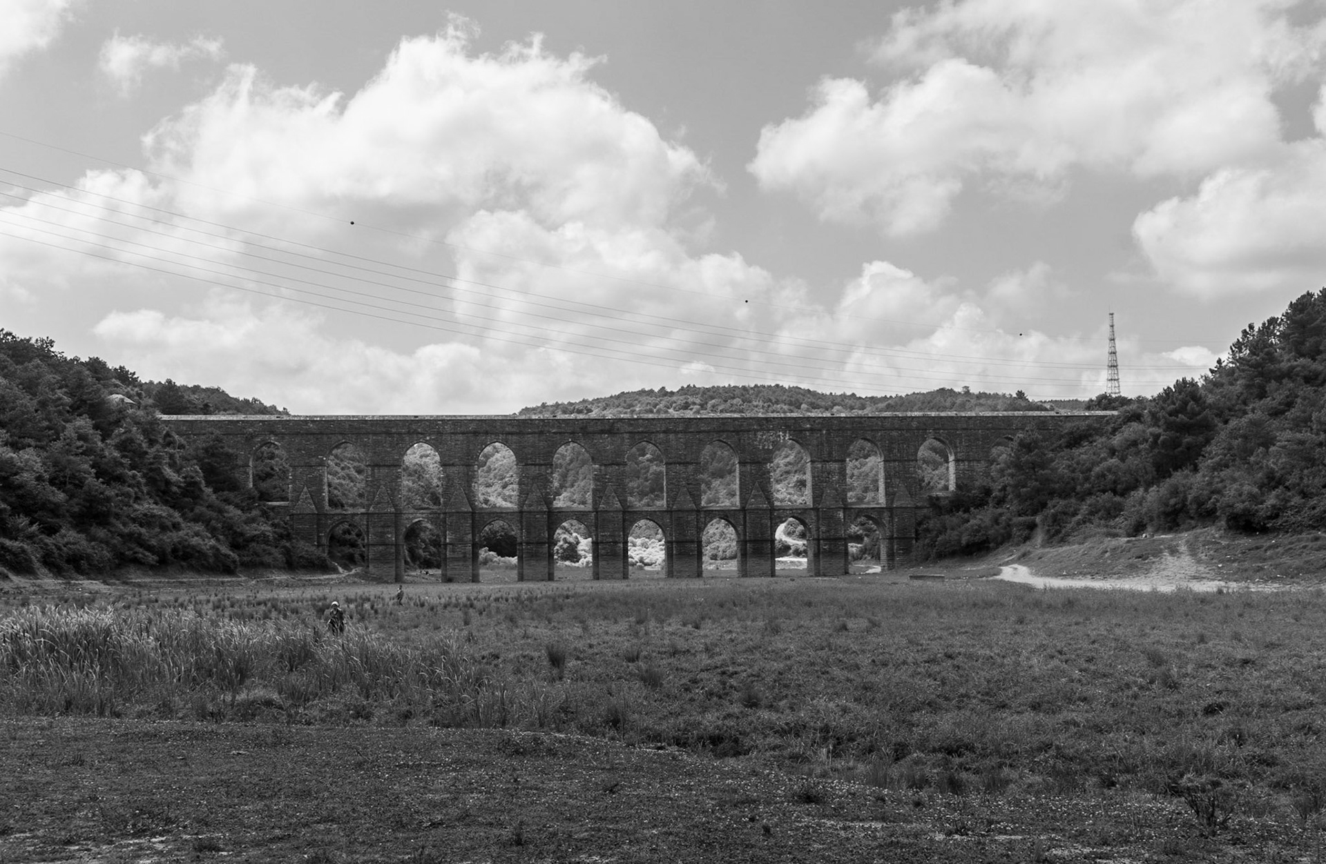 Güzelce aqueduct: seen from the east