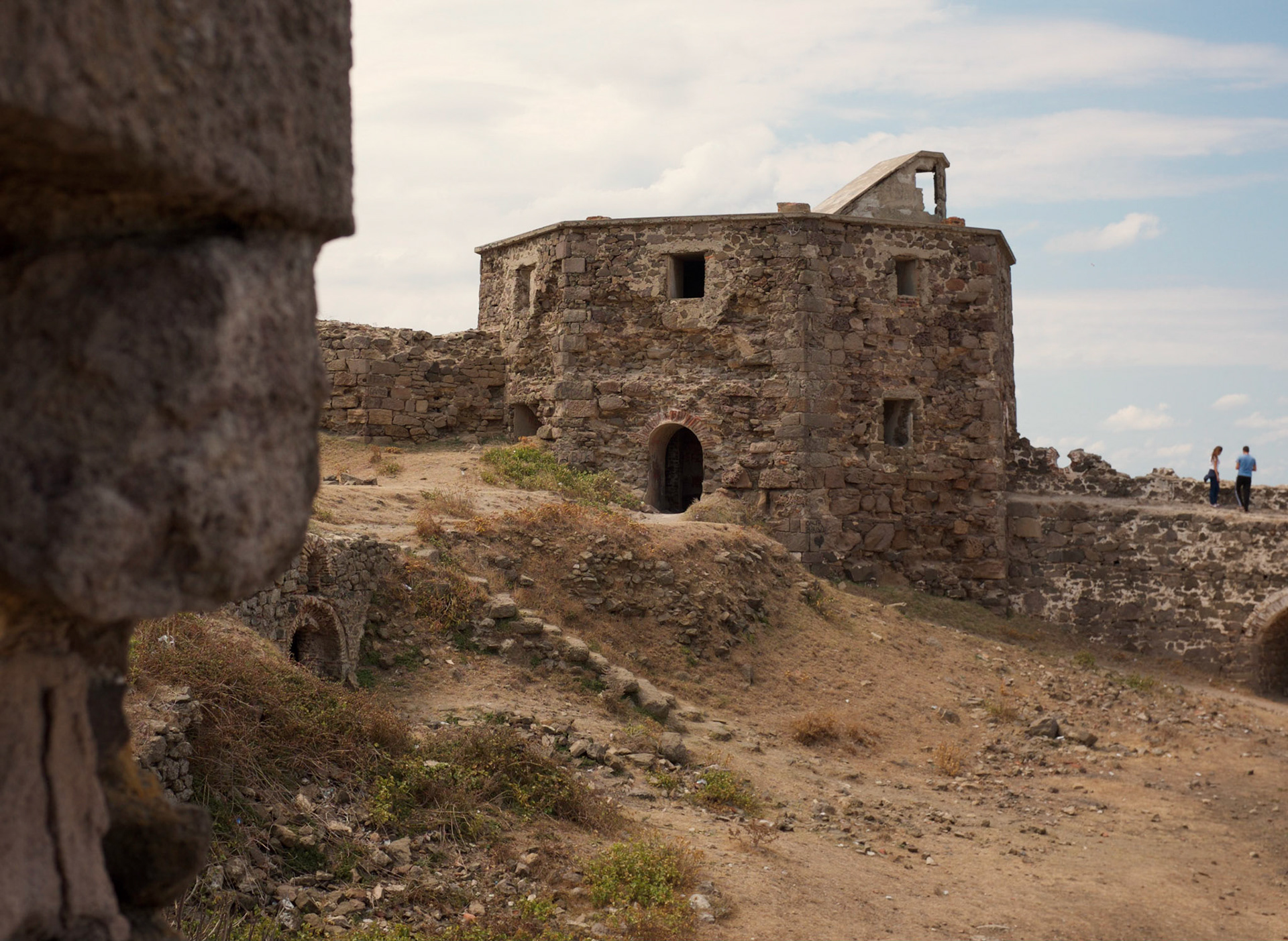 Rumeli Feneri fortress: one of the 2 main towers