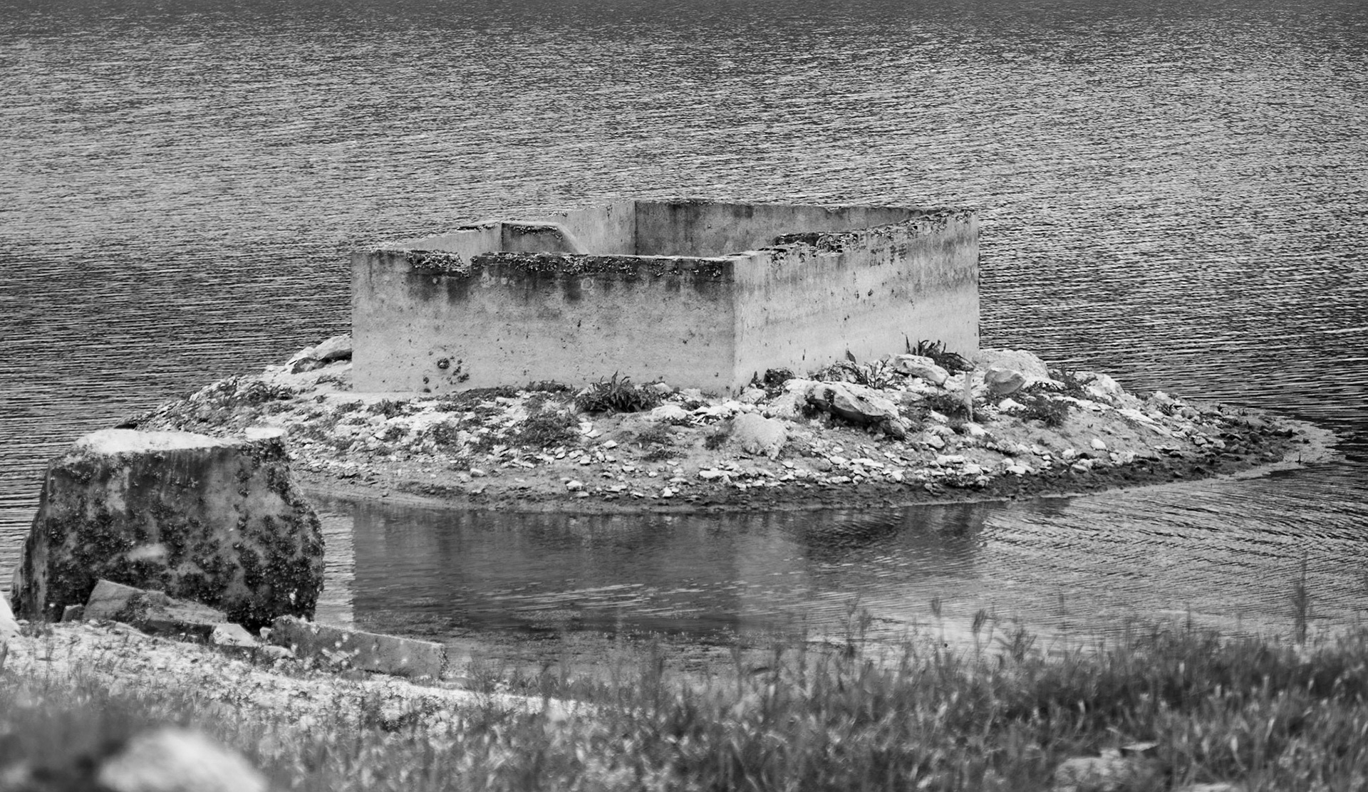 Filiboz Ottoman quarry: modern ruined structure