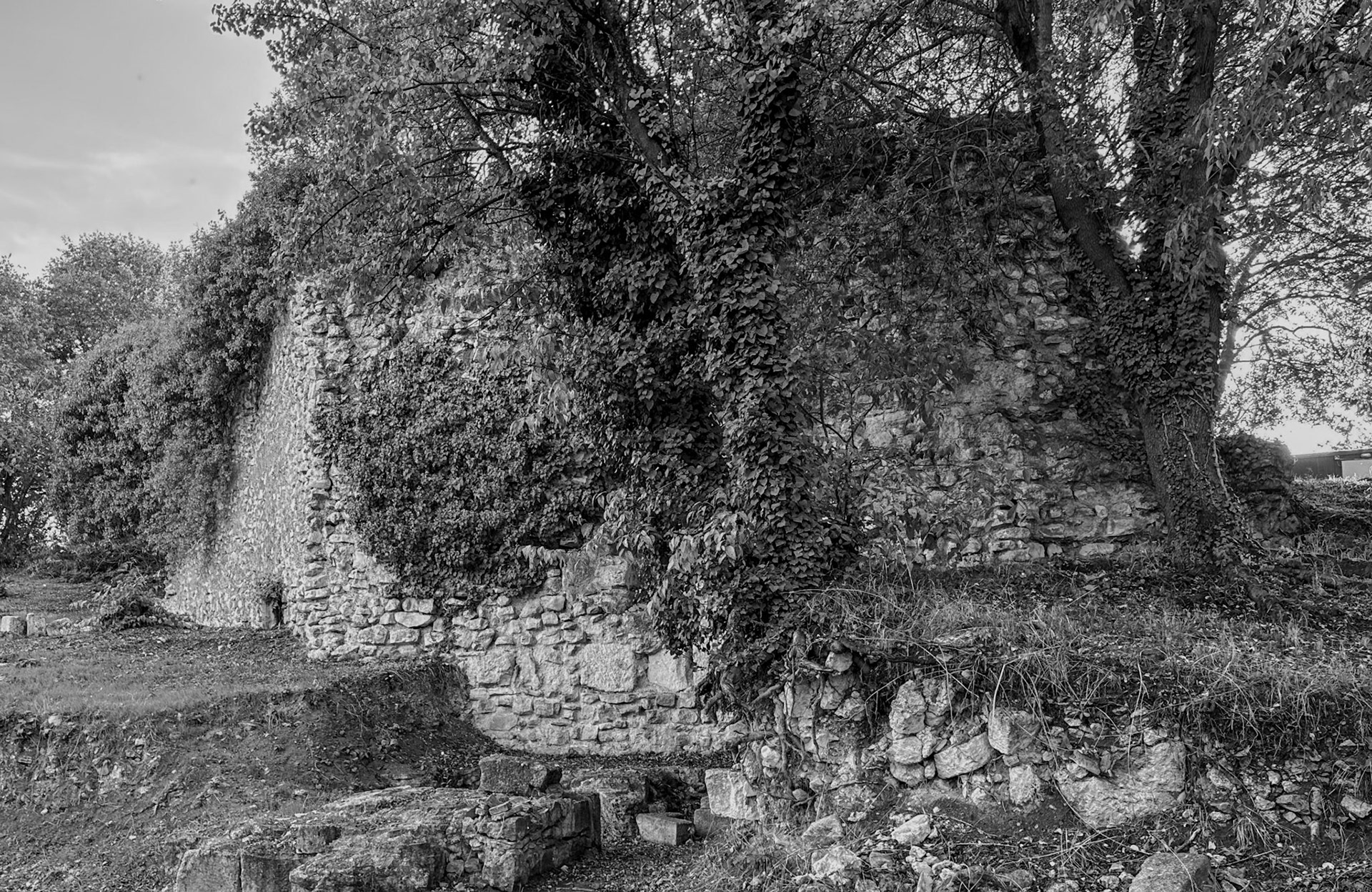 Bathonea north: Roman ruins