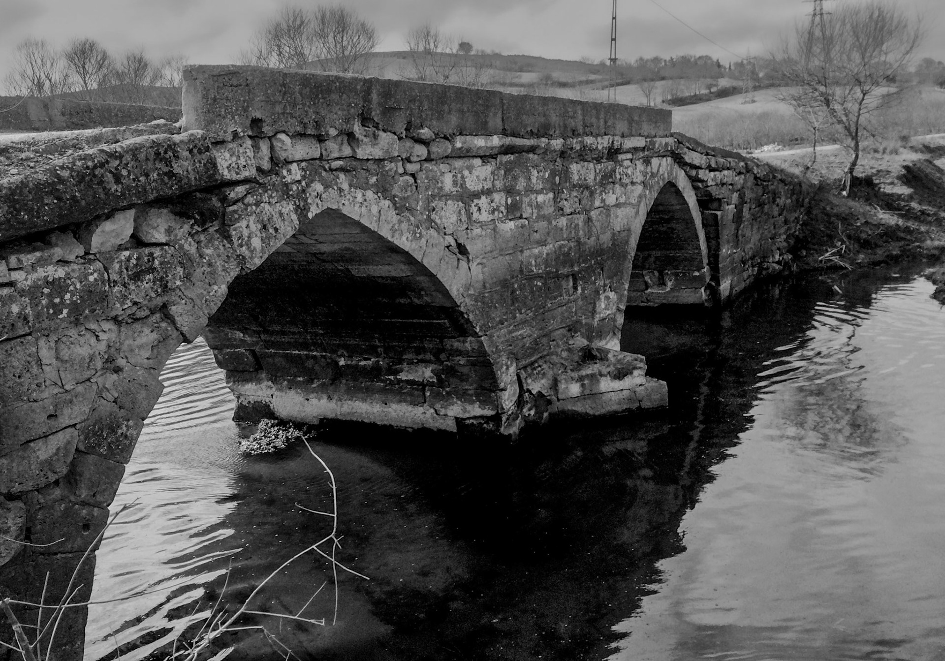 Dursunköy: the neglected Ottoman bridge just SE of the village