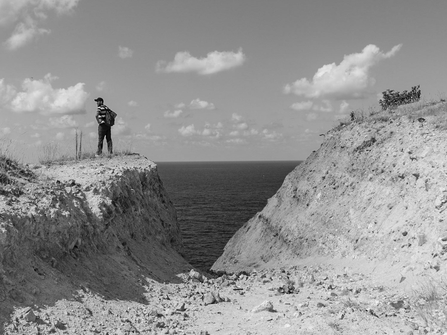 Kurna abandoned quarry: artifical cleft
