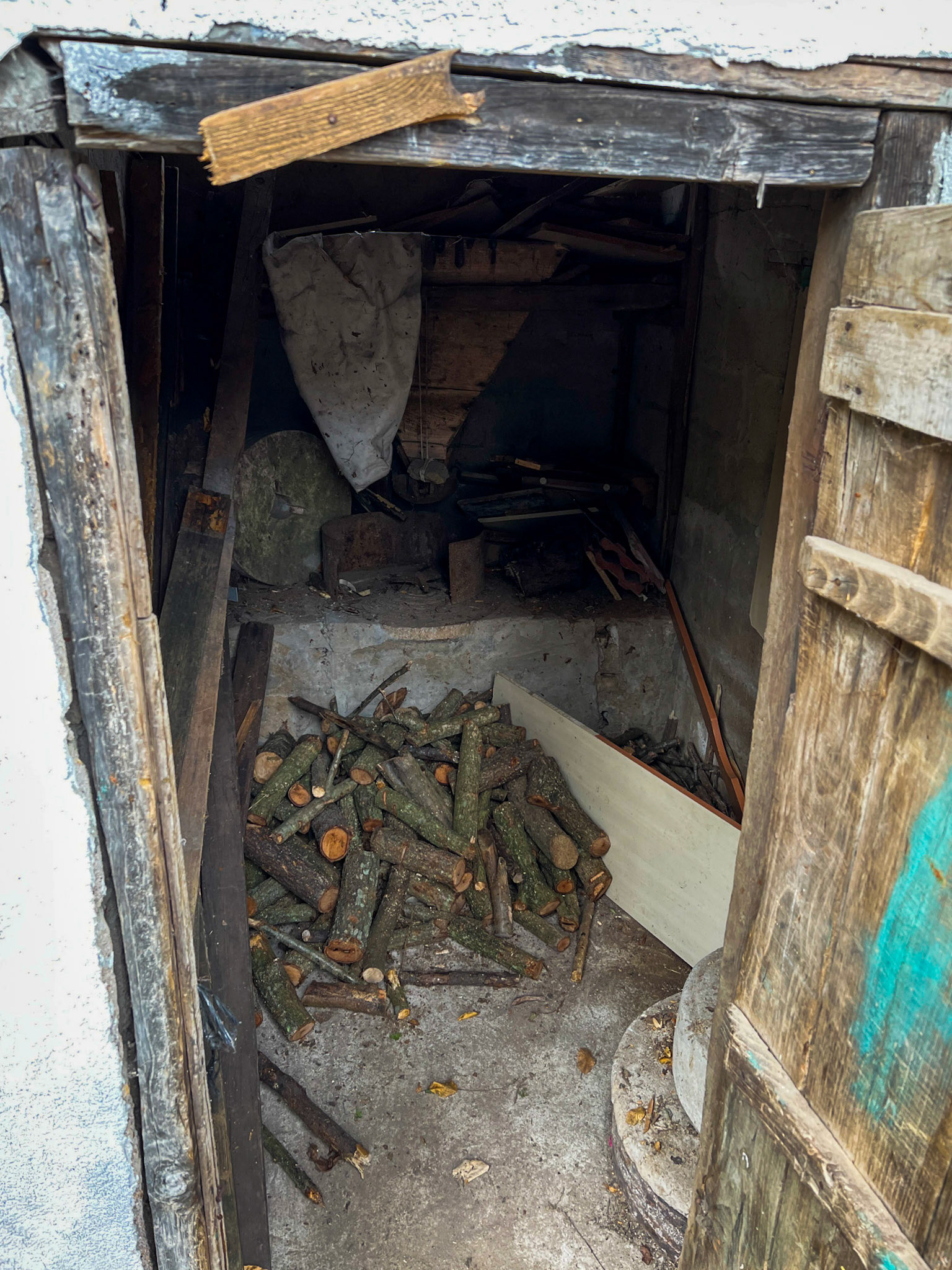 Kaynarca: old mill-shed
