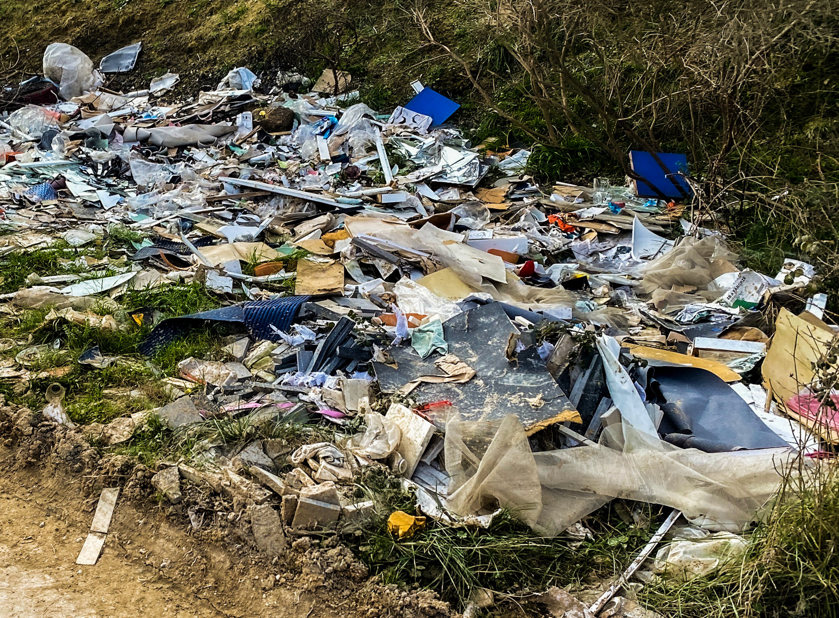 between Sazlıdere modern dam and speculators’ crest: a dump