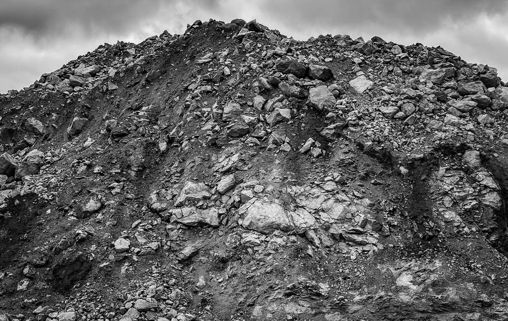 Sırıpınar northern abandoned opencast mine: hill of rocks