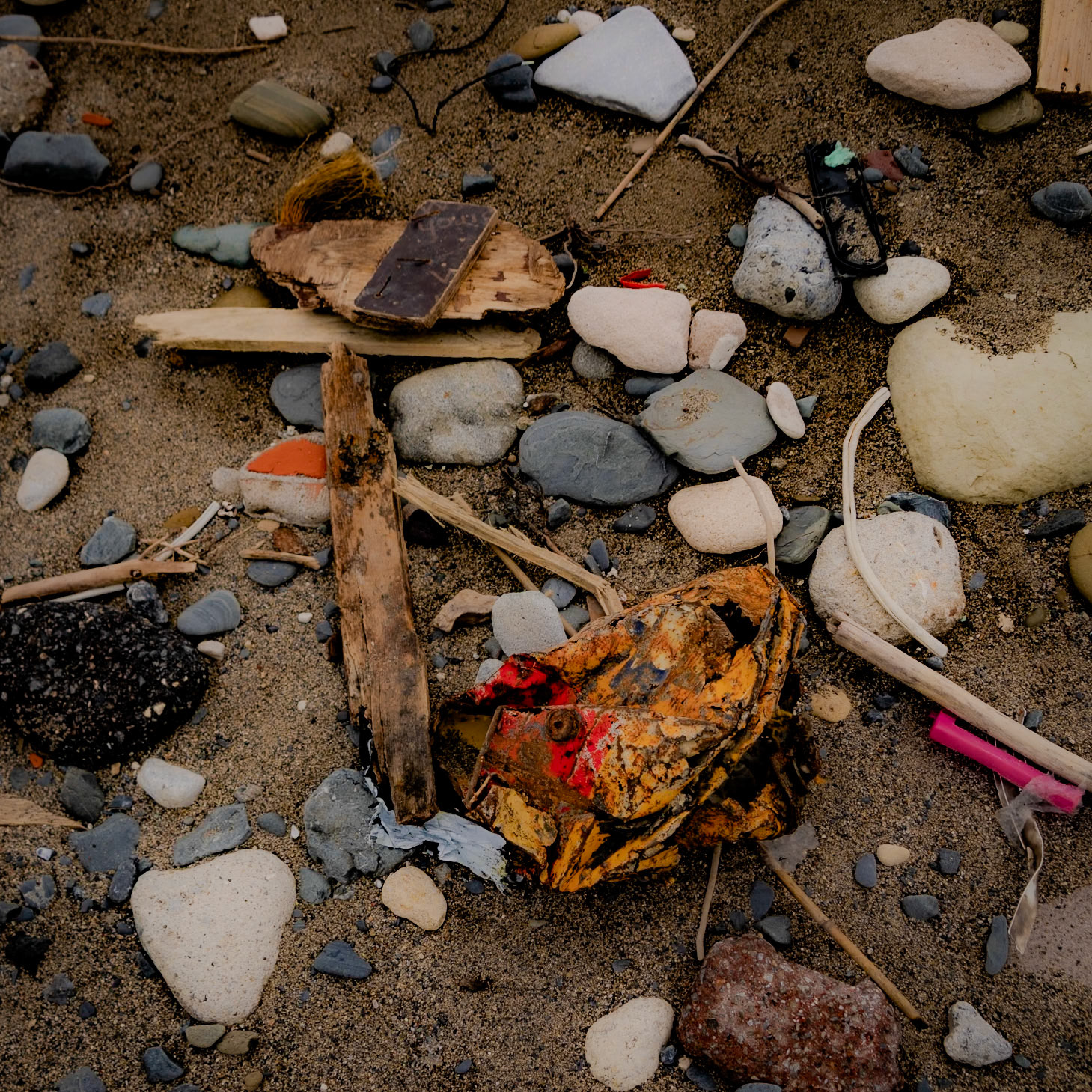 Yeniköy active mining area: flotsam and stones