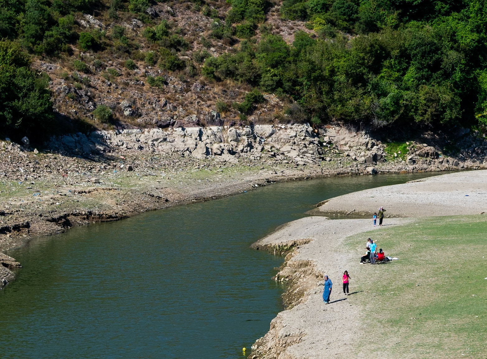Paşaköy gorge: a yellow ball rolls into the water