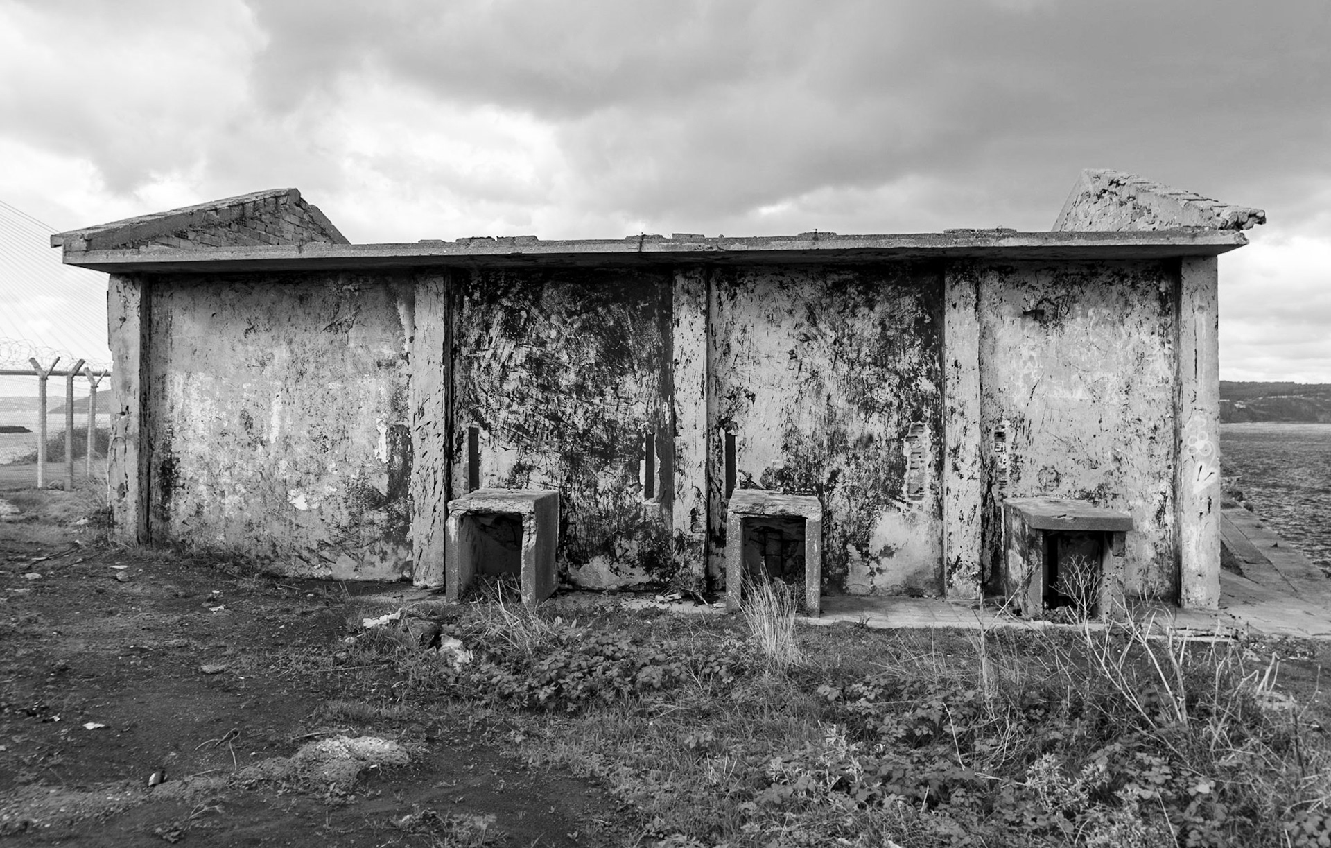 Poyraz viewpoint: abandoned modern military building