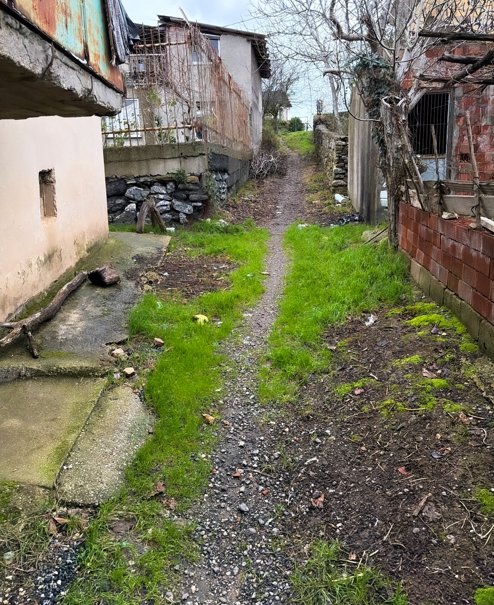 Kılıçlı: alley