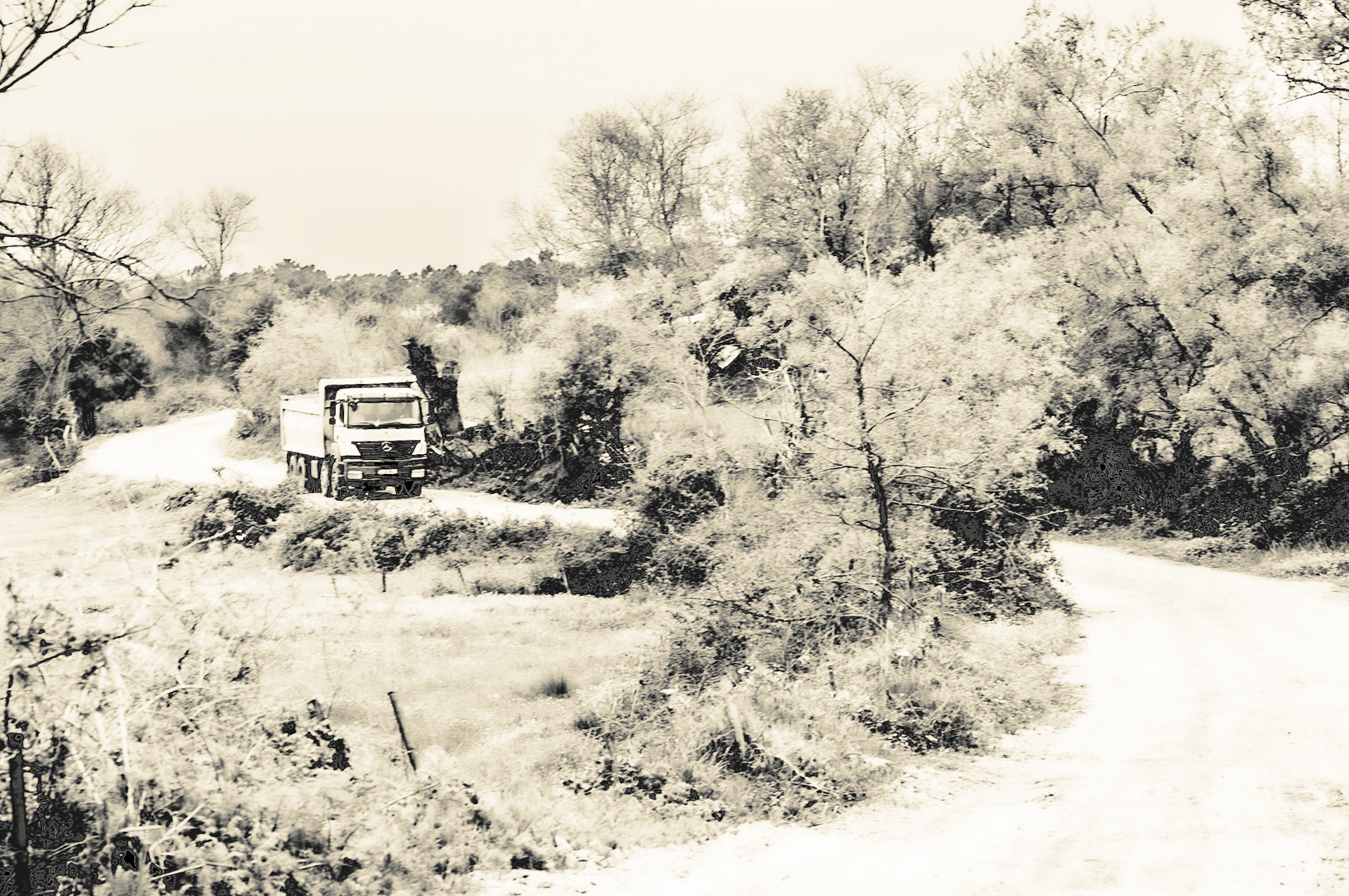 between Yeniköy and Terkos: landfill truck