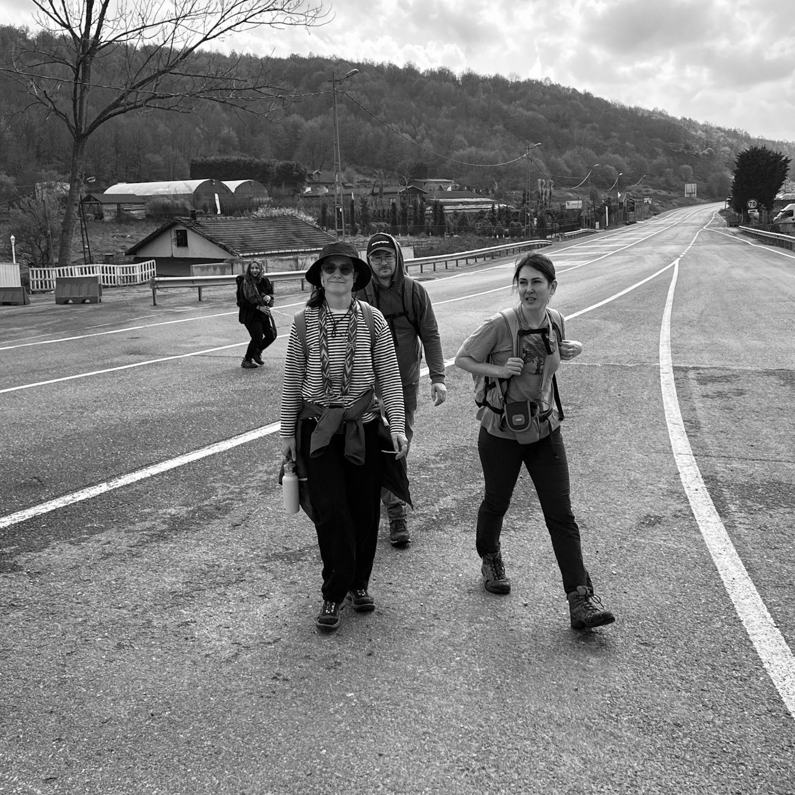 Mahmut Şevket Paşa north-western hill: crossing the road as we head towards Kaynarca