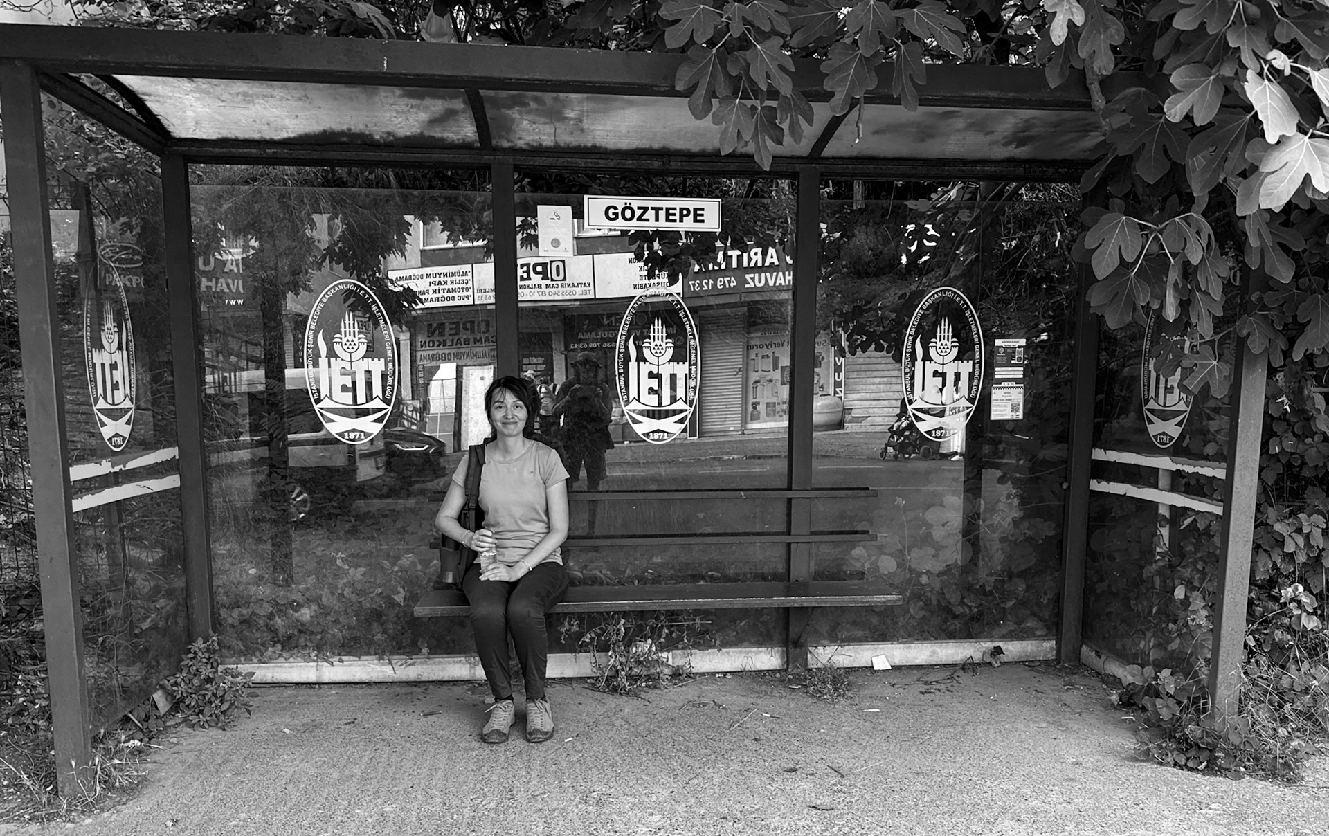 Göztepe: bus stop and happy hiker