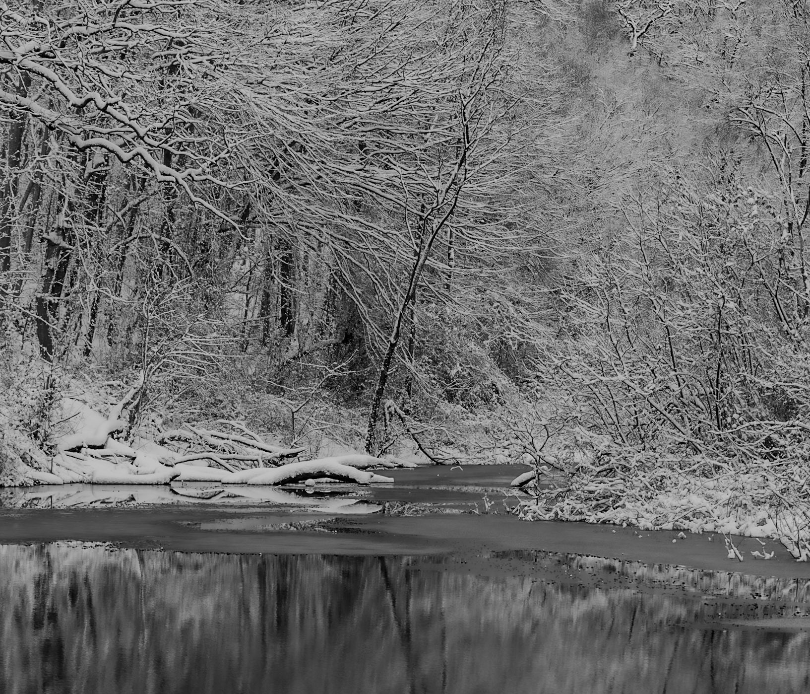 Valide Sultan reservoir: snow and ice