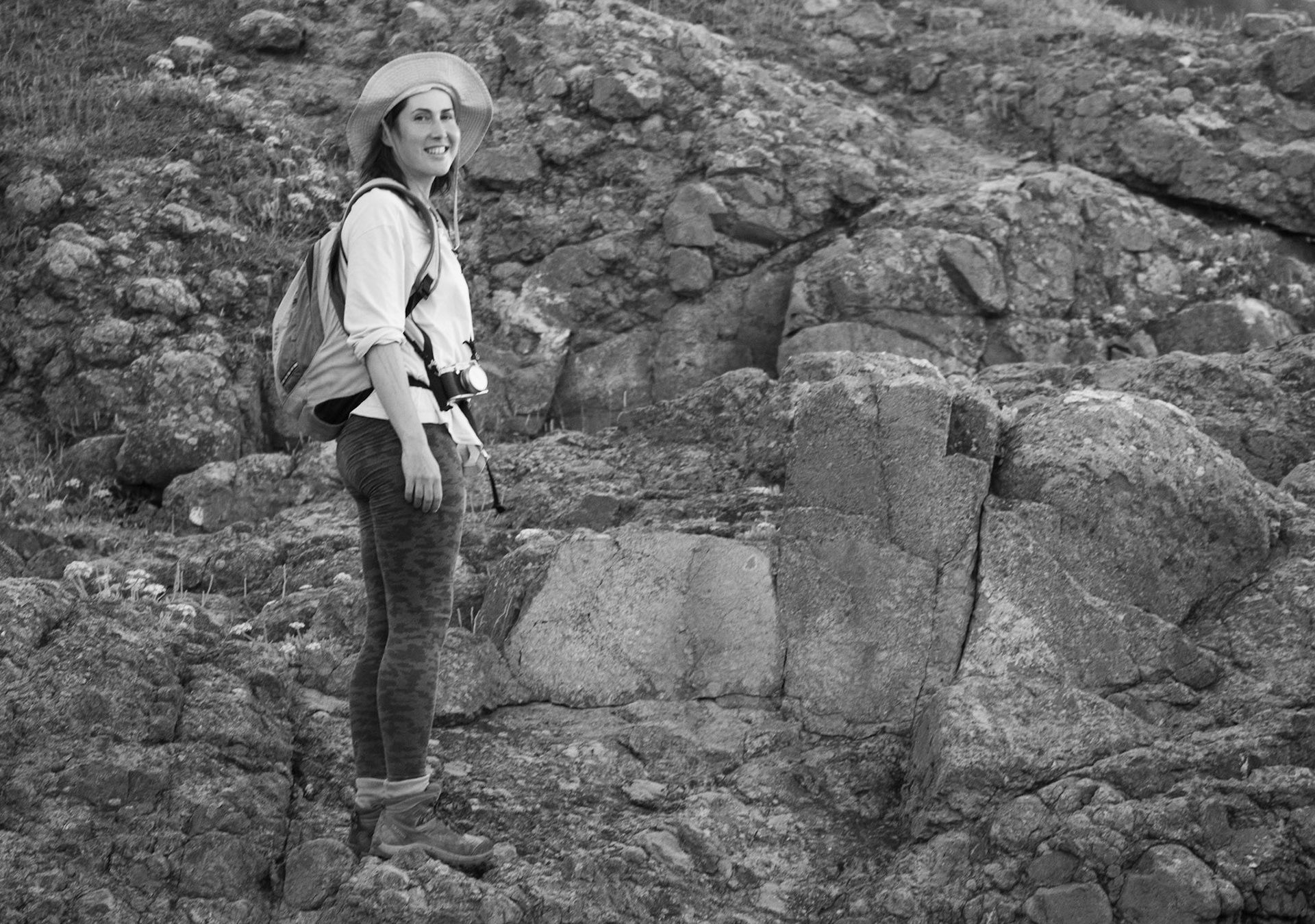 between the English Houses and Riva: Tasha  on the rocks