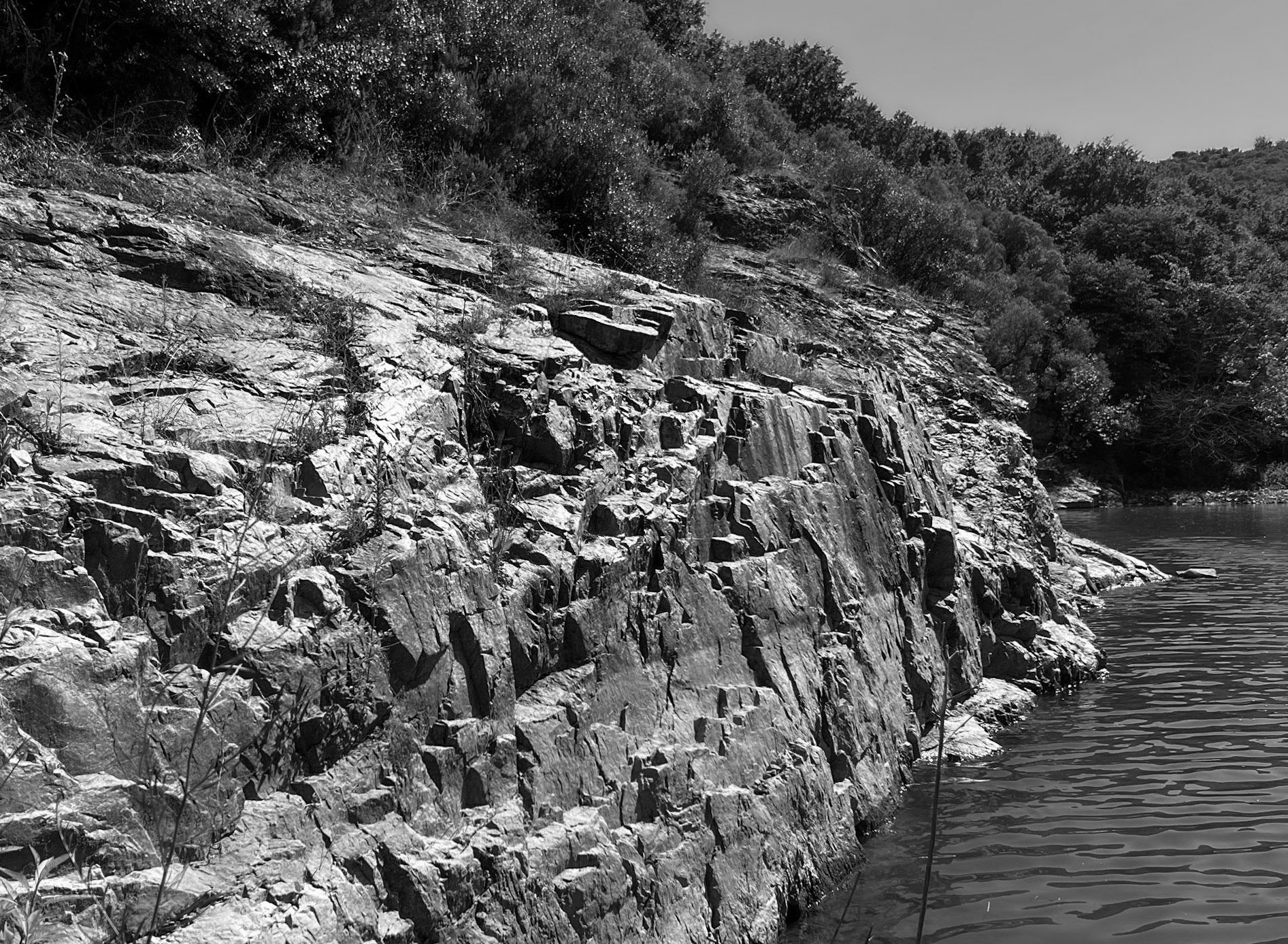 Paşaköy gorge: rock and water