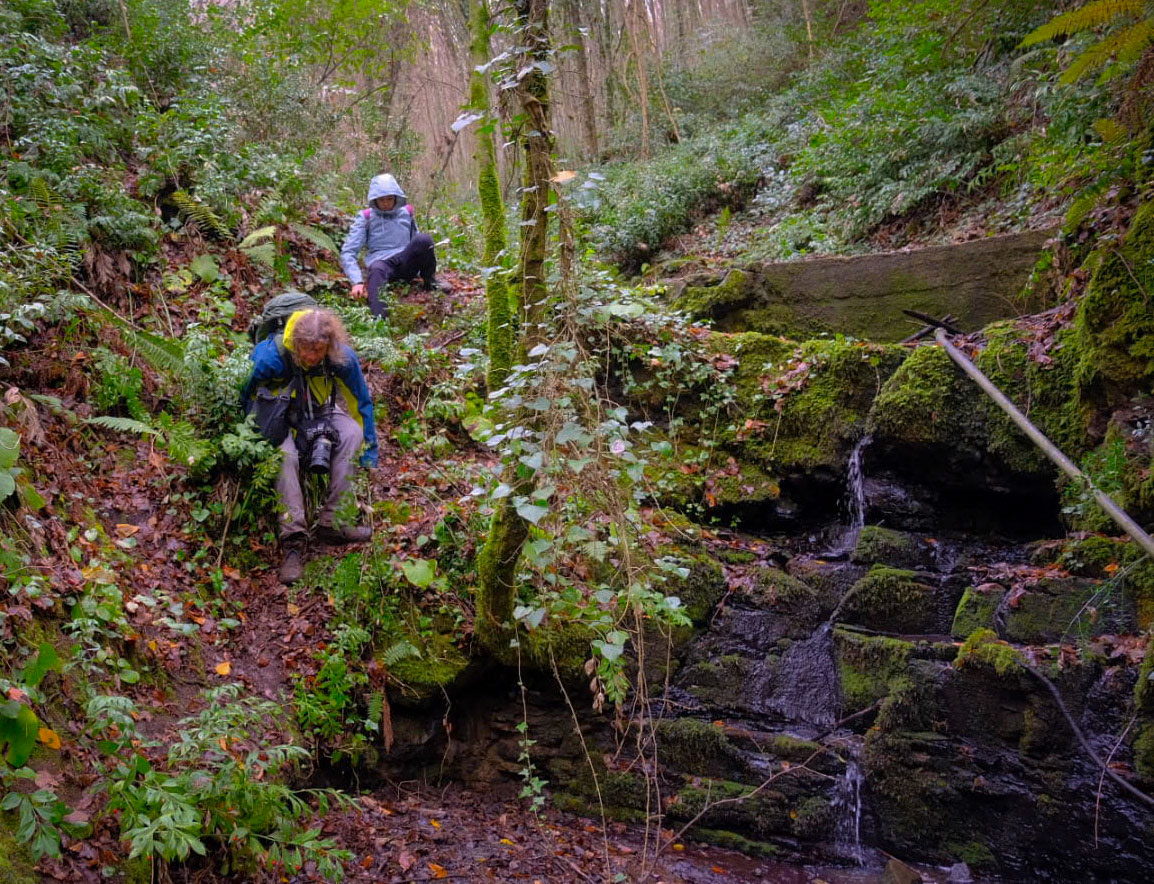 Ayhan Şahenk double stream walk: Kawter and Nick clambering downstream (photo by Özgür Kaya)
