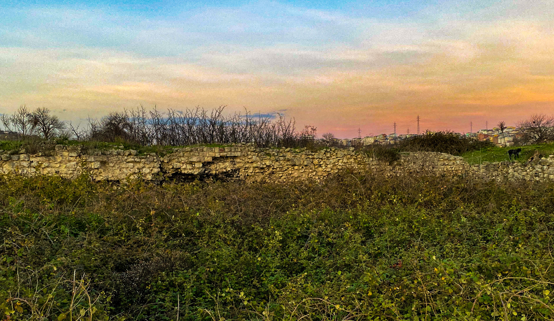 Melentiade: old wall