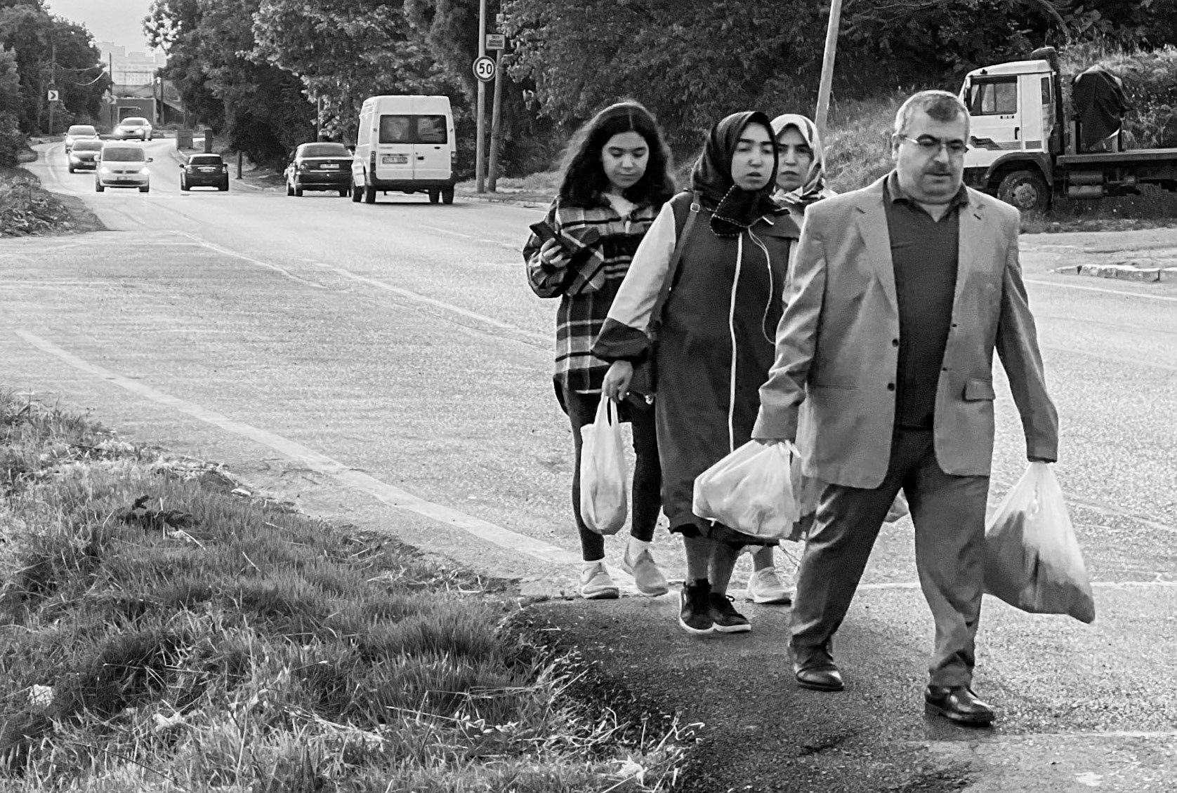 Yarımburgaz: shoppers