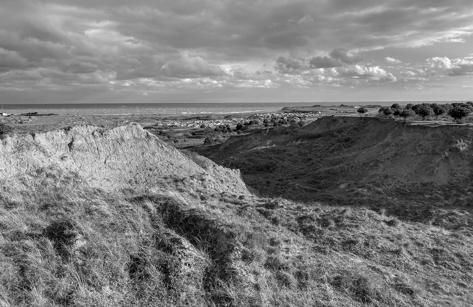 heading west from Akpınar: former mining land, now poor pasture and scrub