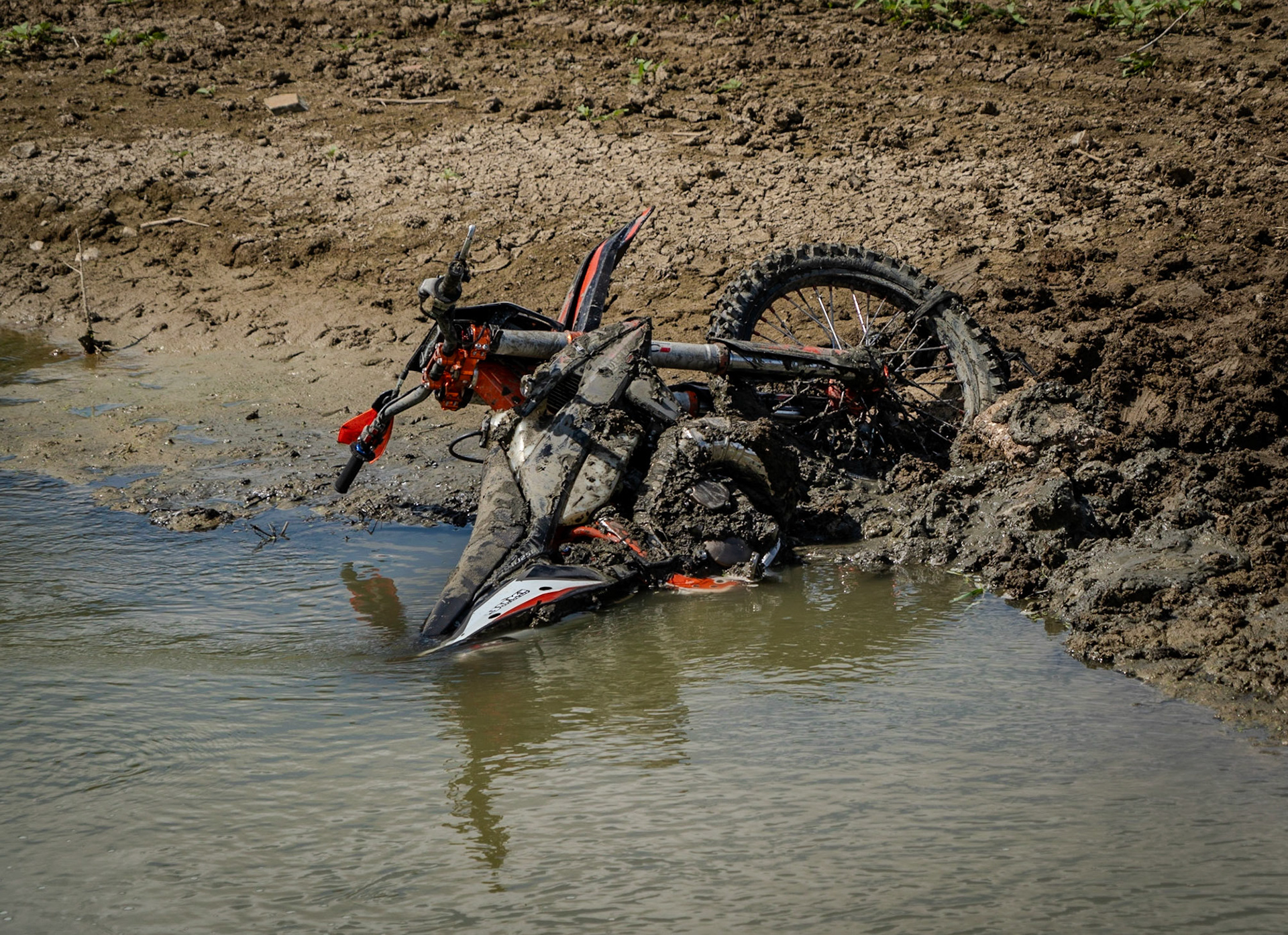 between Şamlar Ottoman dam and Şamlar gorge: motobike that's seen better days