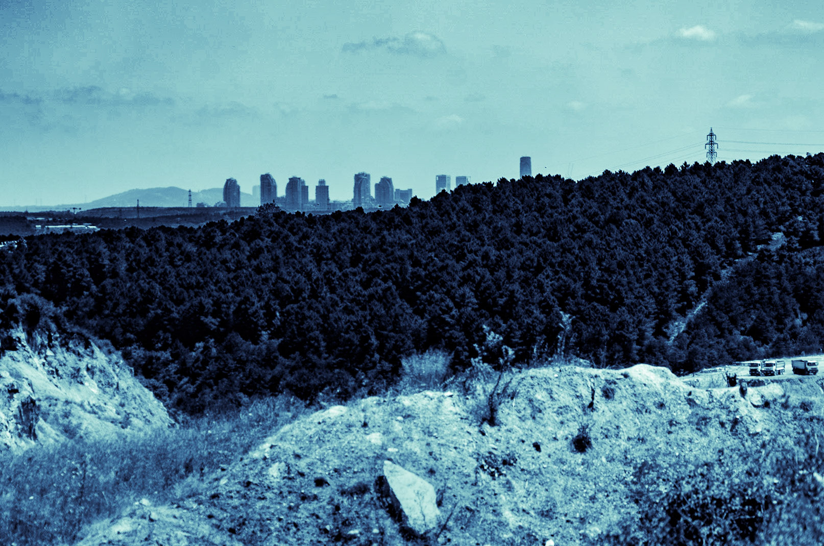 Cebeci: southern opencast mines - Istanbul in silhouette