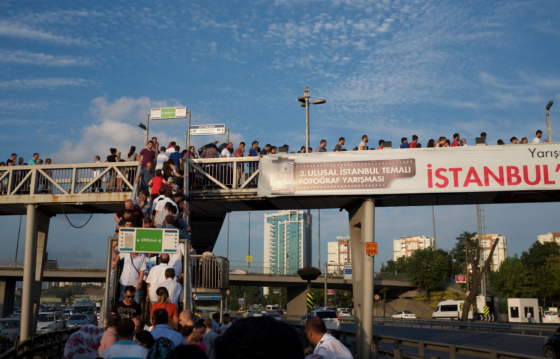 Küçükçekmece metrobus station: saturday evening in summer