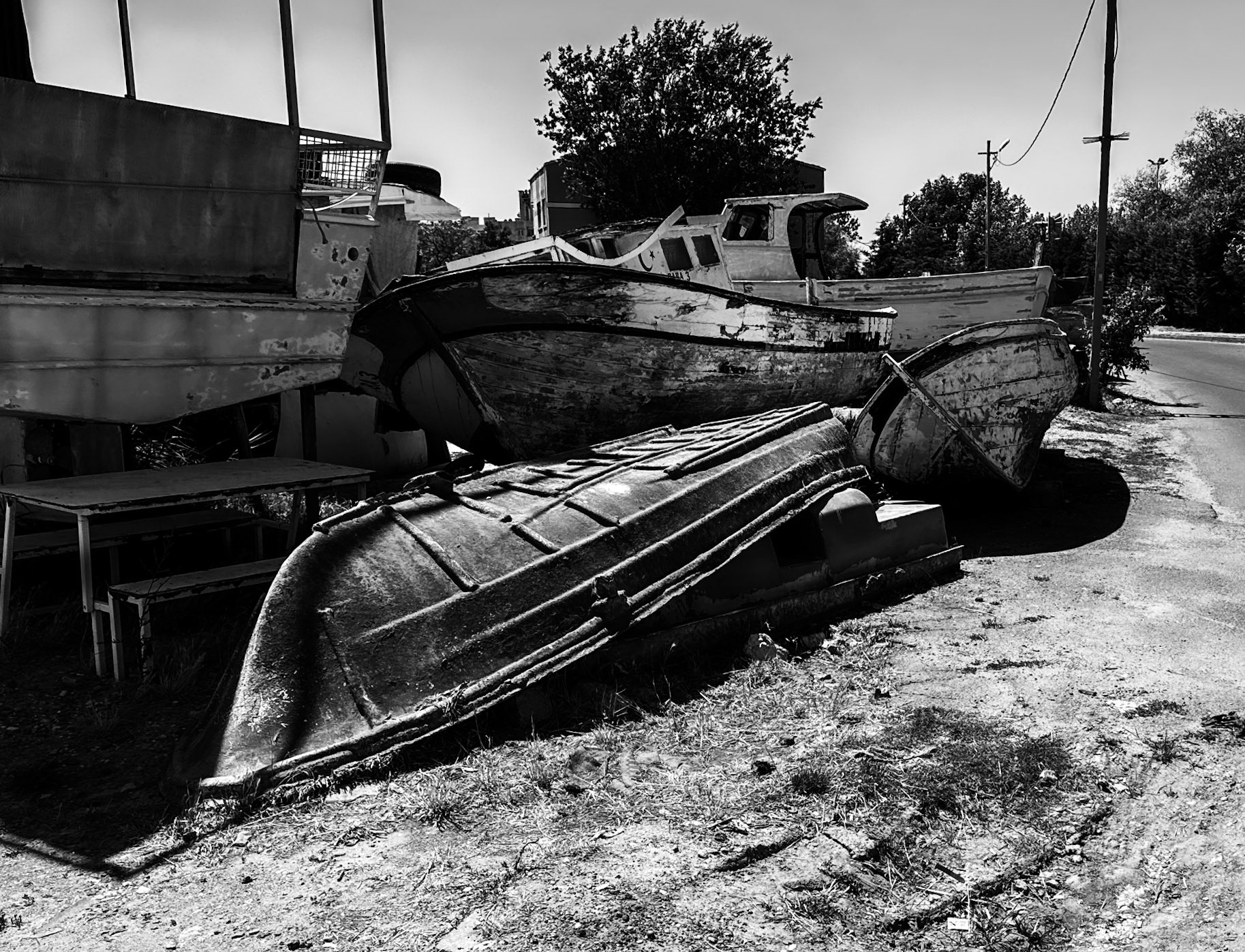 Küçükçekmece boatyard: abandoned hulls